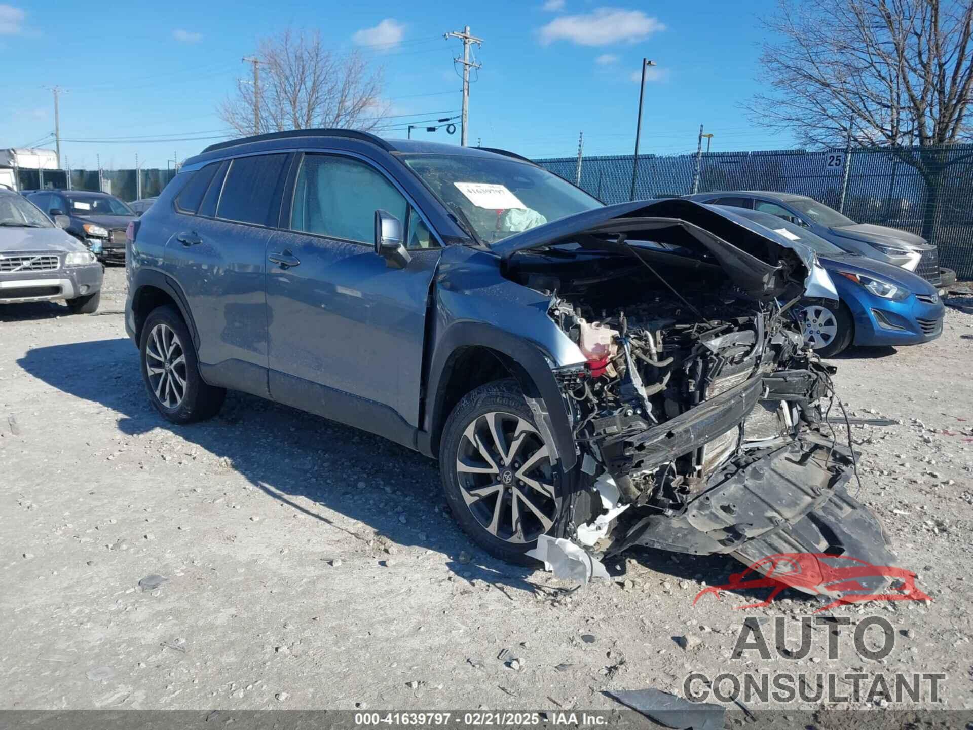 TOYOTA COROLLA CROSS 2023 - 7MUEAABG9PV060956