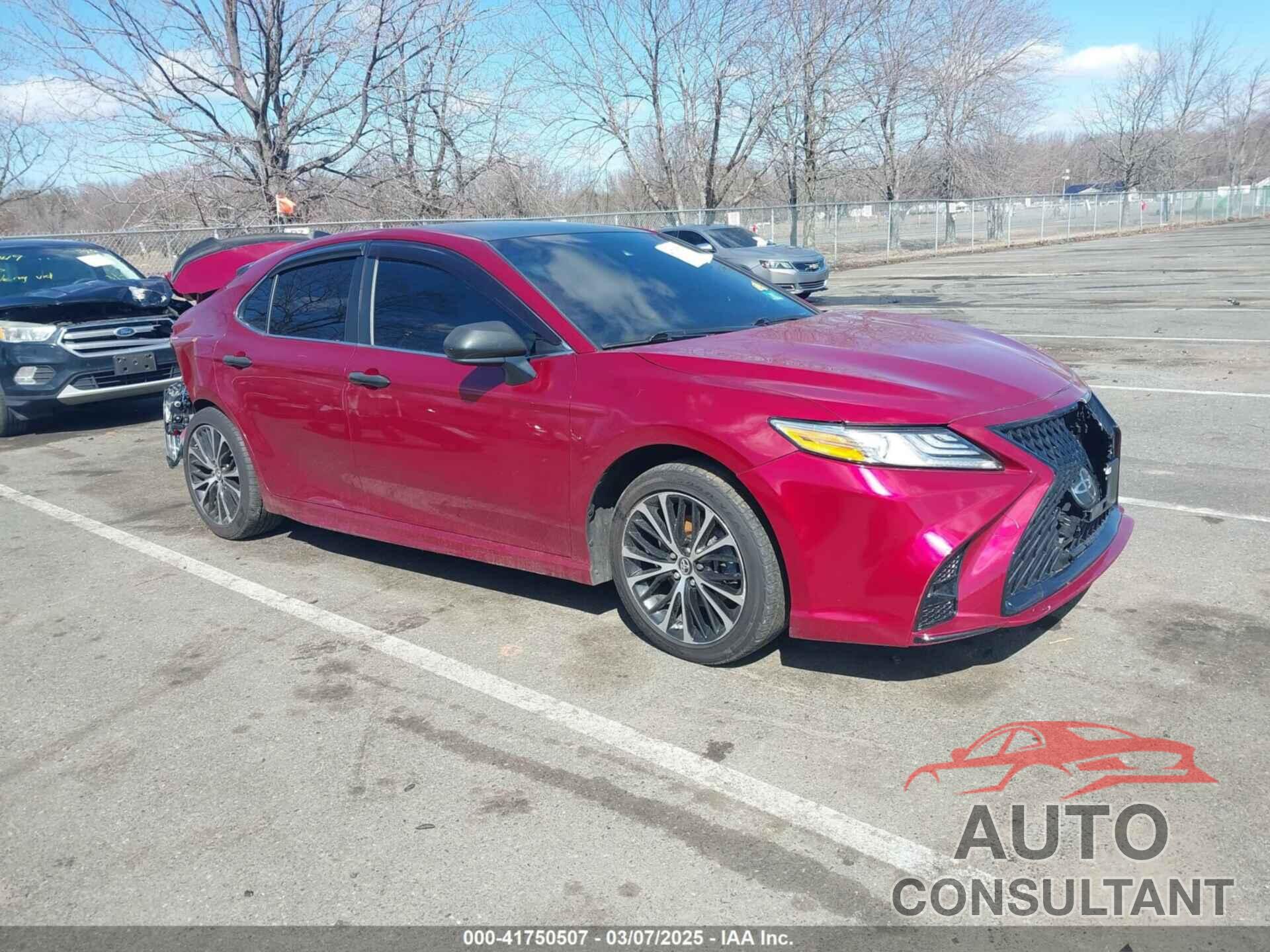 TOYOTA CAMRY 2018 - 4T1B11HK7JU528352