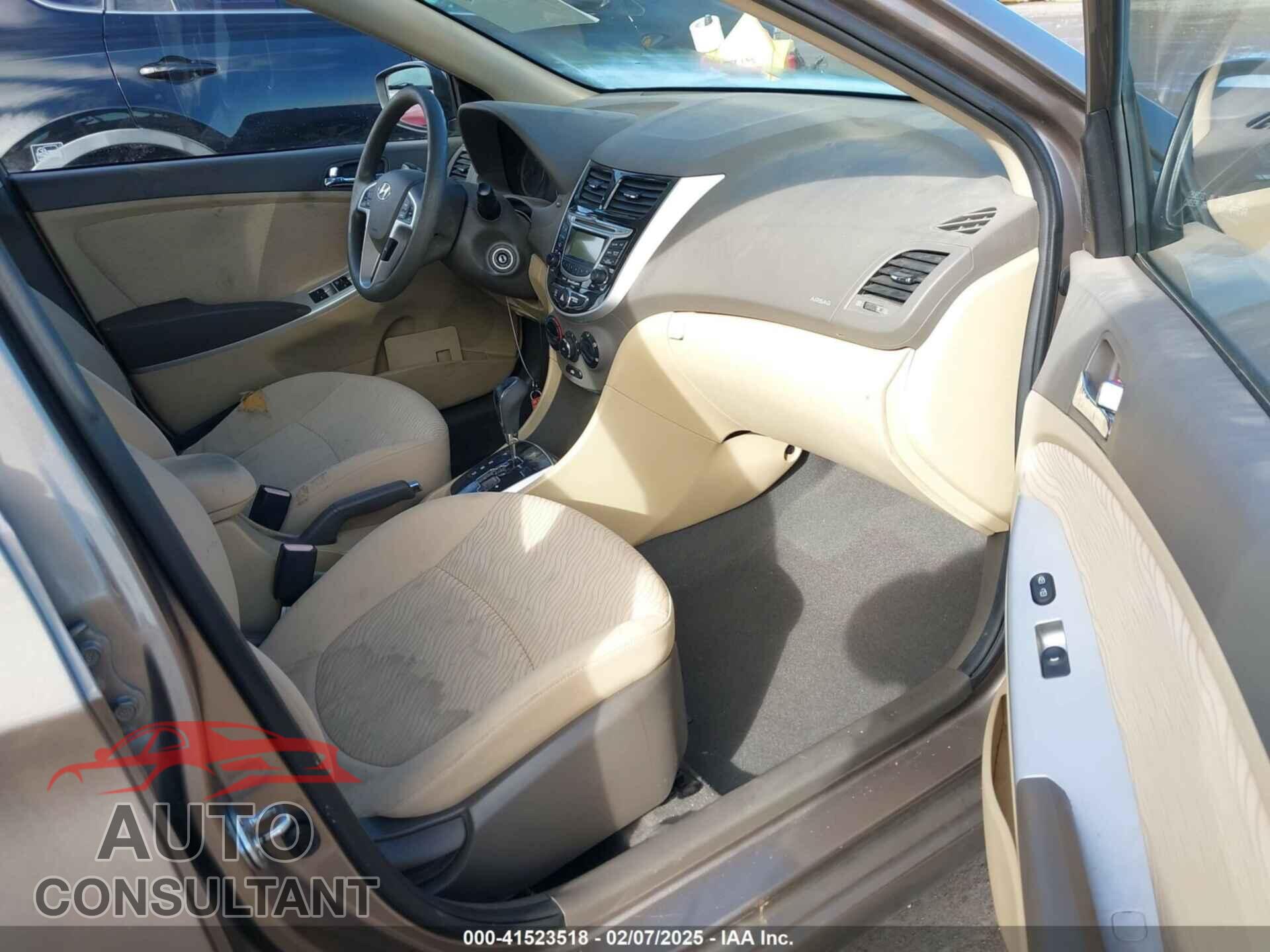 HYUNDAI ACCENT 2013 - KMHCU4AEXDU463521