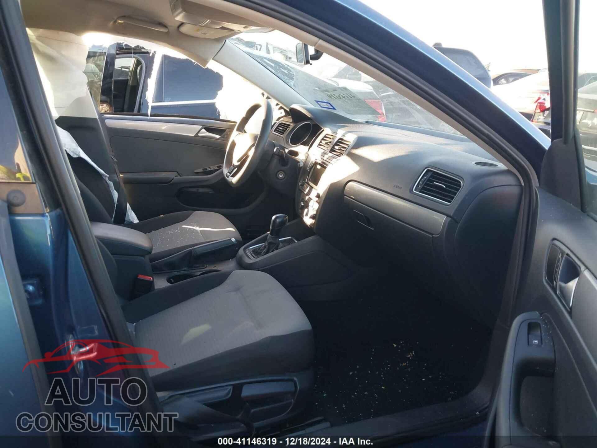 VOLKSWAGEN JETTA 2017 - 3VW2B7AJ4HM387032