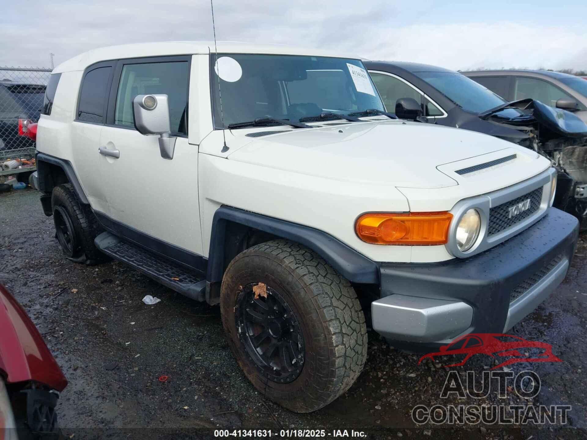 TOYOTA FJ CRUISER 2010 - JTEBU4BF6AK076782