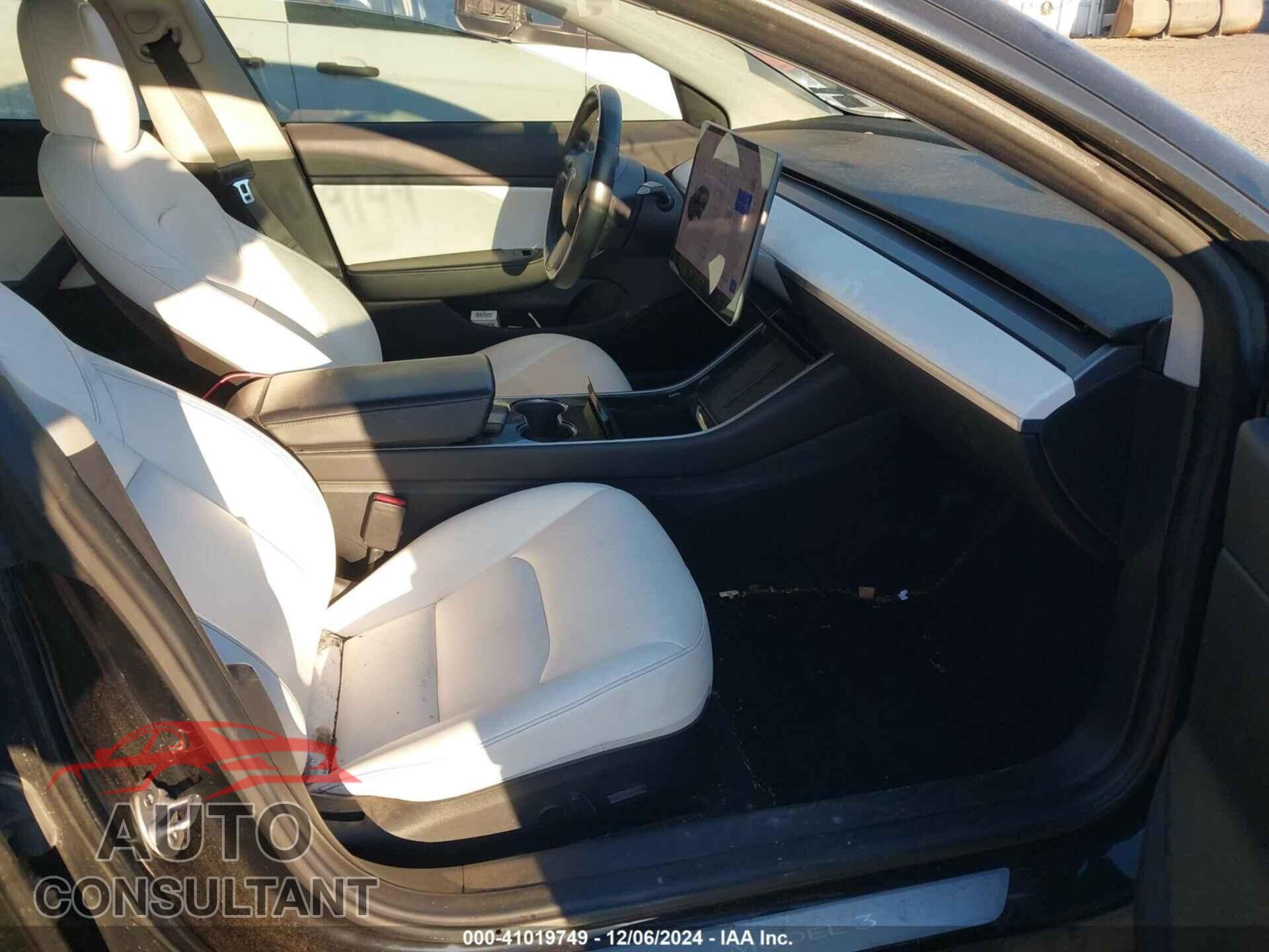 TESLA MODEL 3 2018 - 5YJ3E1EB7JF074064