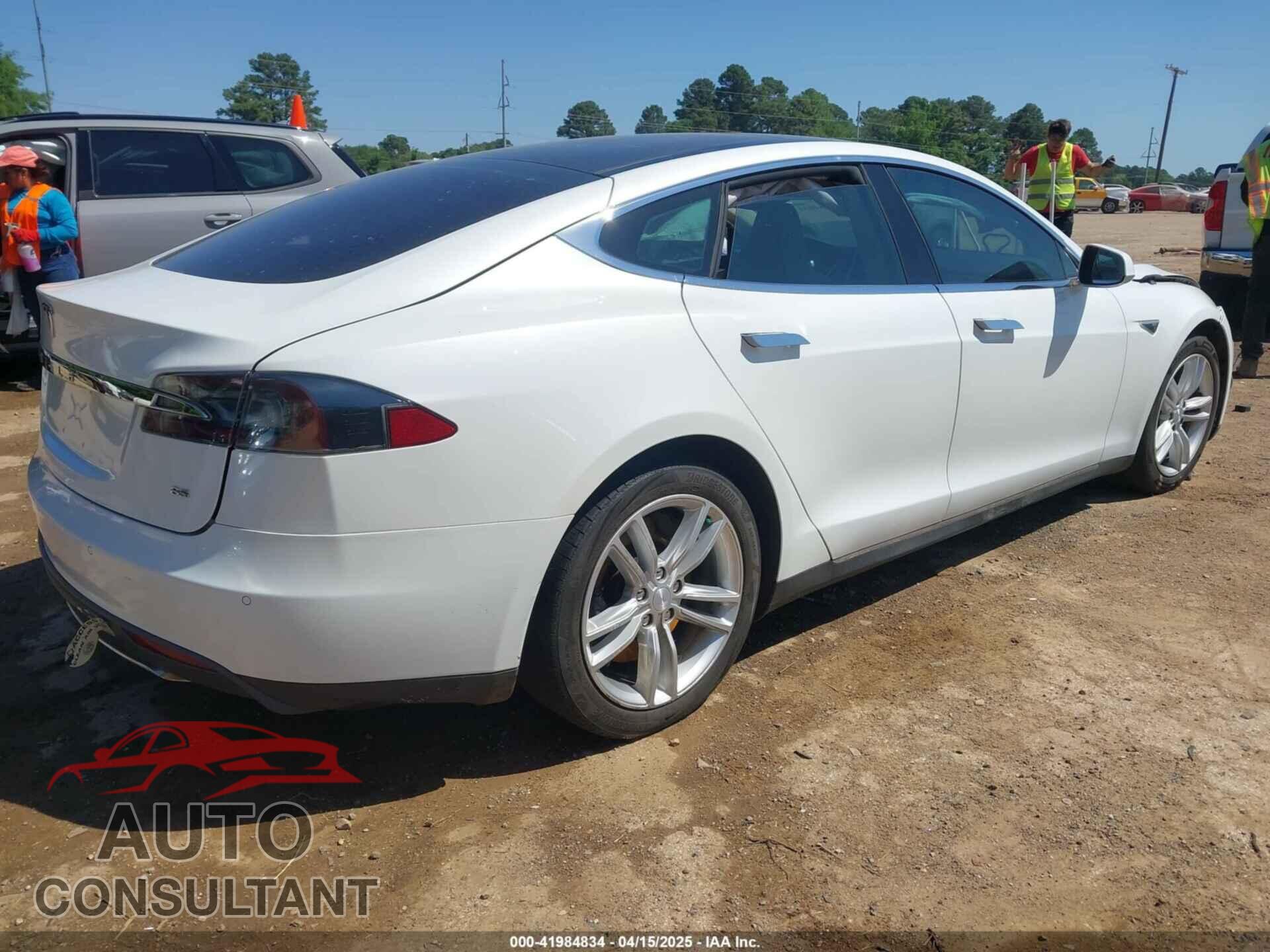 TESLA MODEL S 2013 - 5YJSA1CN6DFP21076