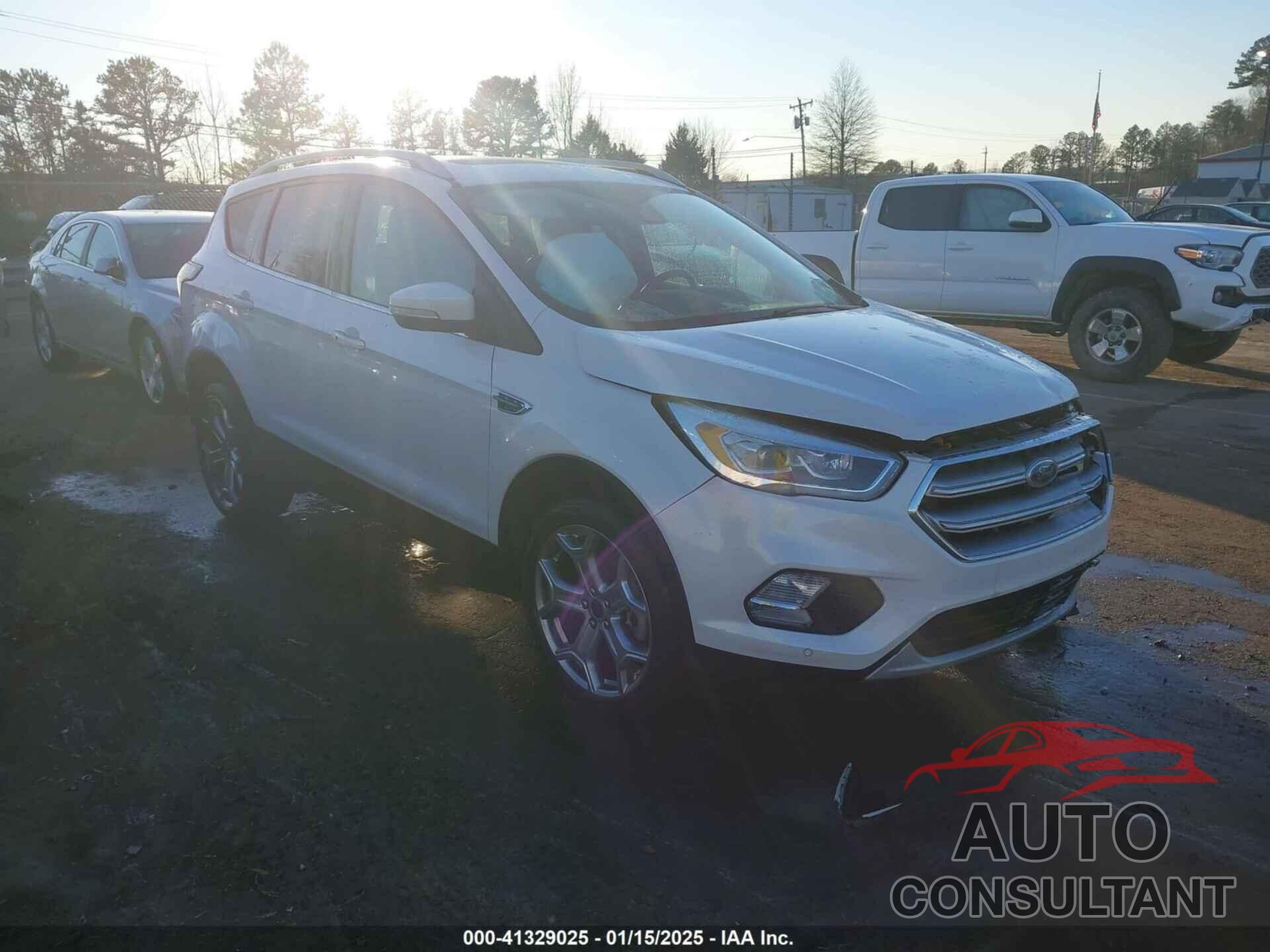 FORD ESCAPE 2017 - 1FMCU0J97HUA45354