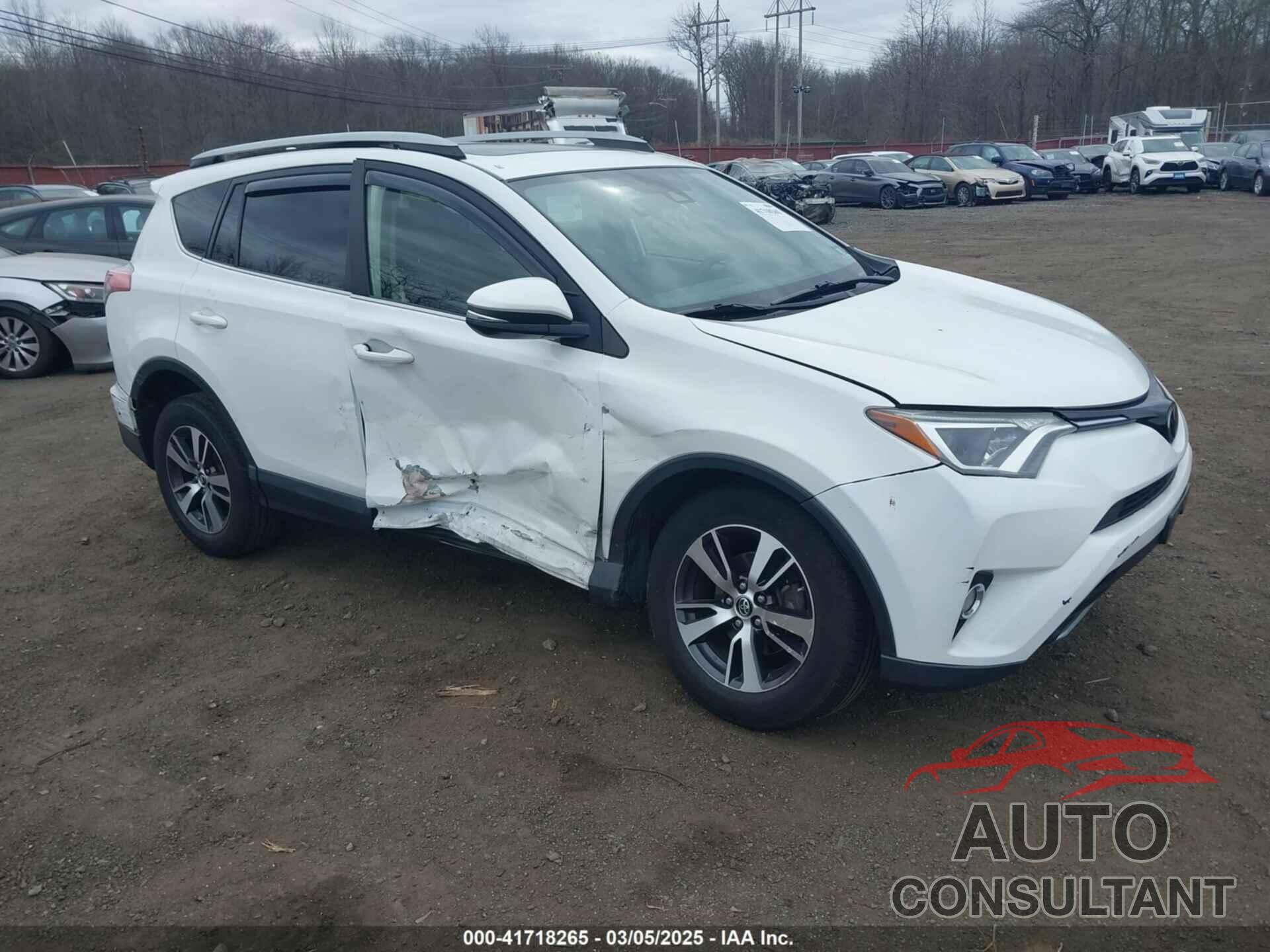 TOYOTA RAV4 2018 - JTMRFREV6JD222003