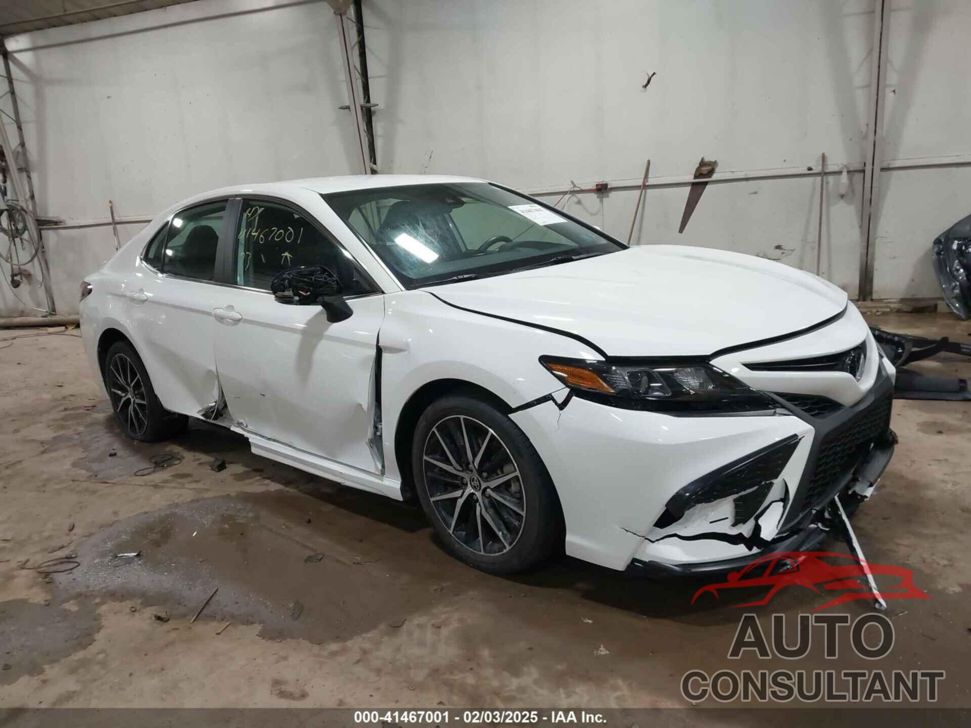 TOYOTA CAMRY 2023 - 4T1G11BK4PU105820