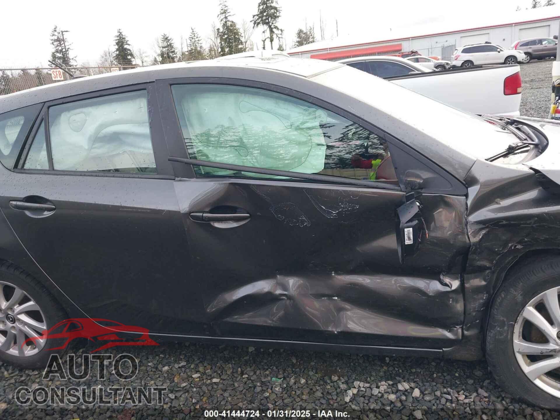 MAZDA MAZDA3 2013 - JM1BL1MP4D1841056