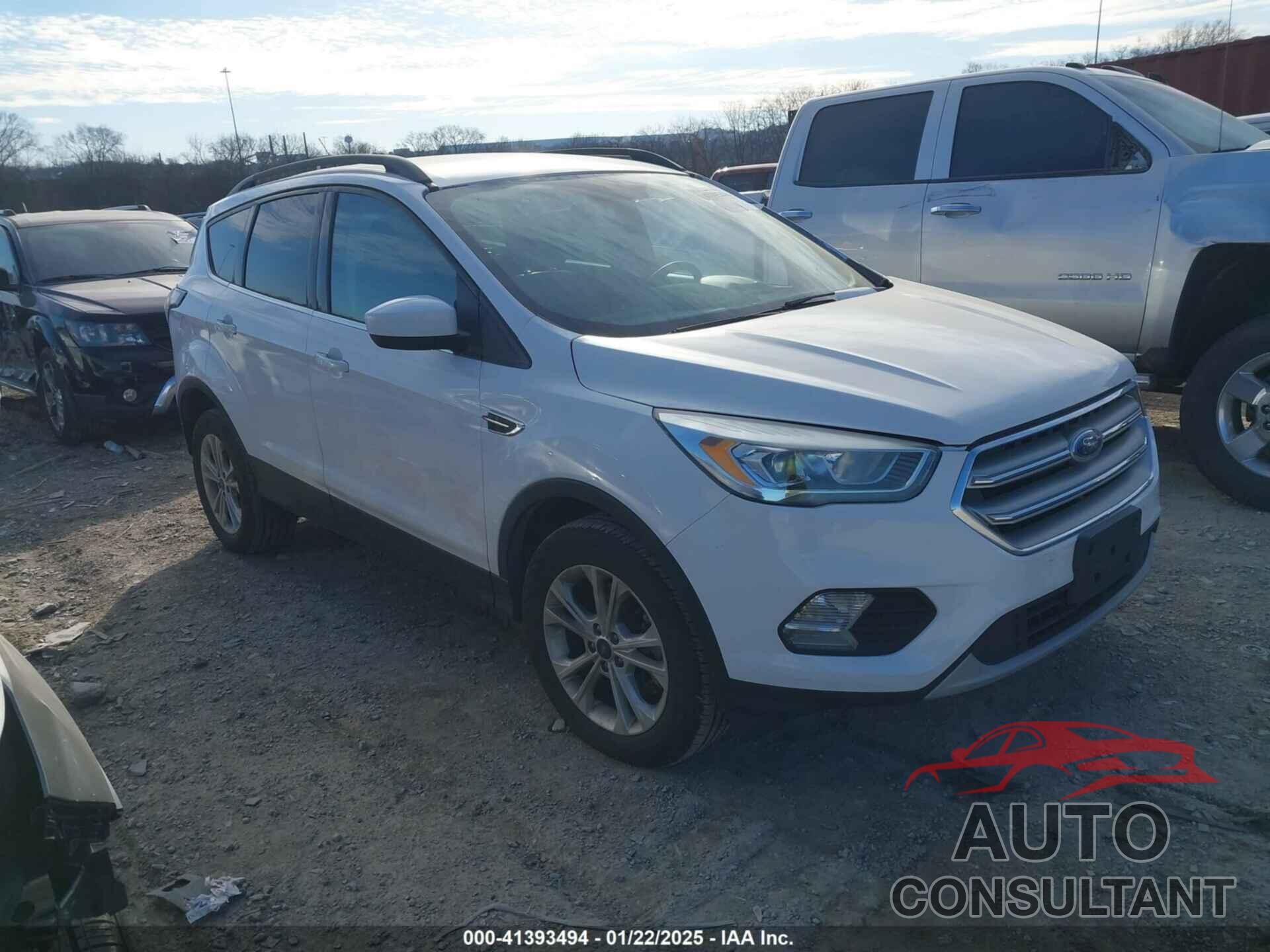 FORD ESCAPE 2017 - 1FMCU9G93HUC12529