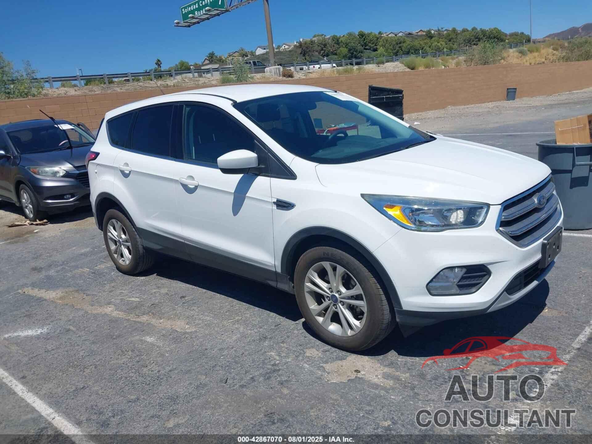 FORD ESCAPE 2017 - 1FMCU0GD1HUE77076