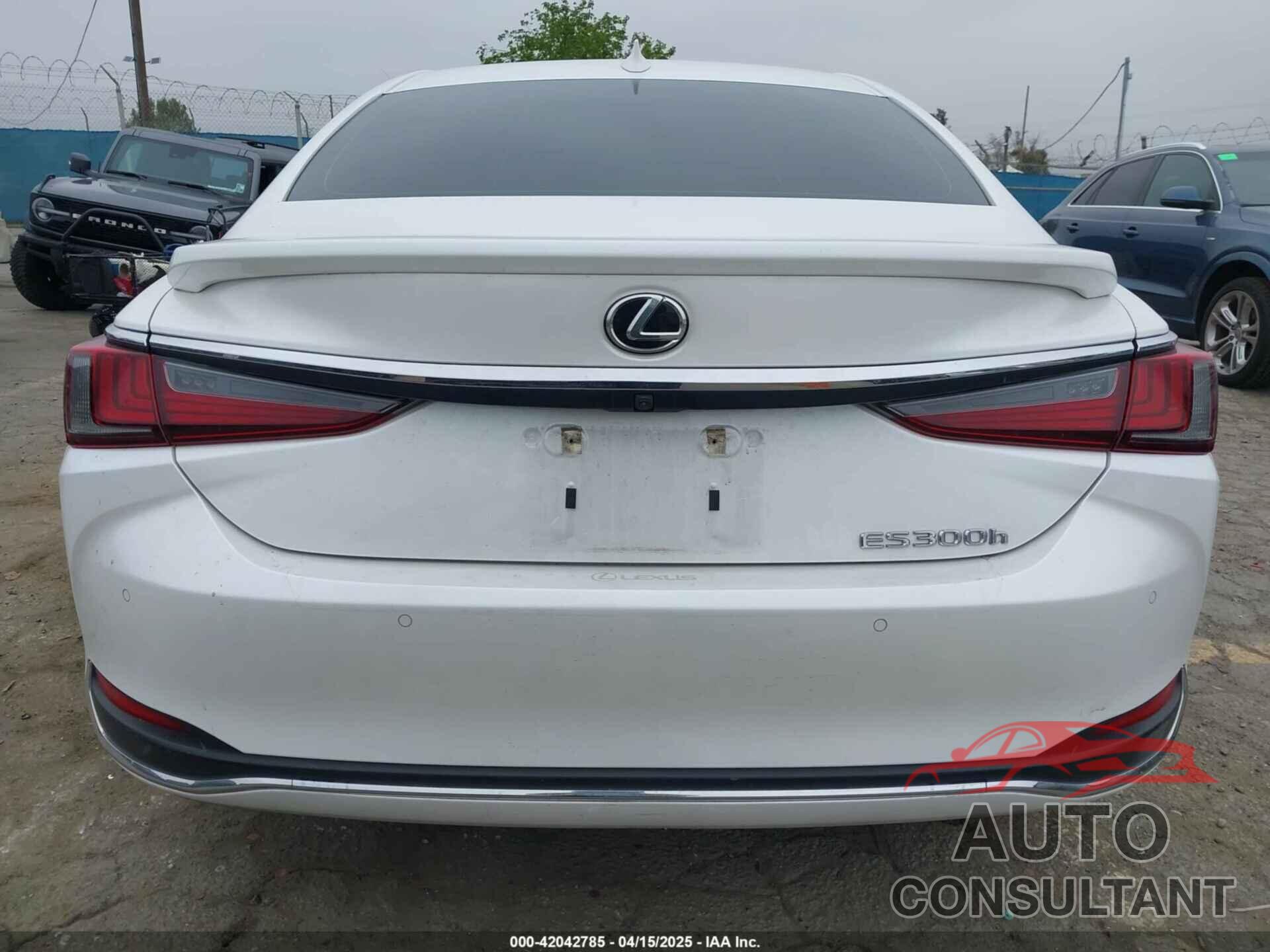 LEXUS ES 300H 2024 - 58ADA1C13RU041919