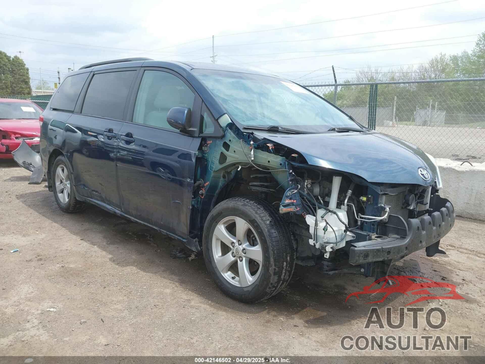 TOYOTA SIENNA 2011 - 5TDKK3DC8BS019582
