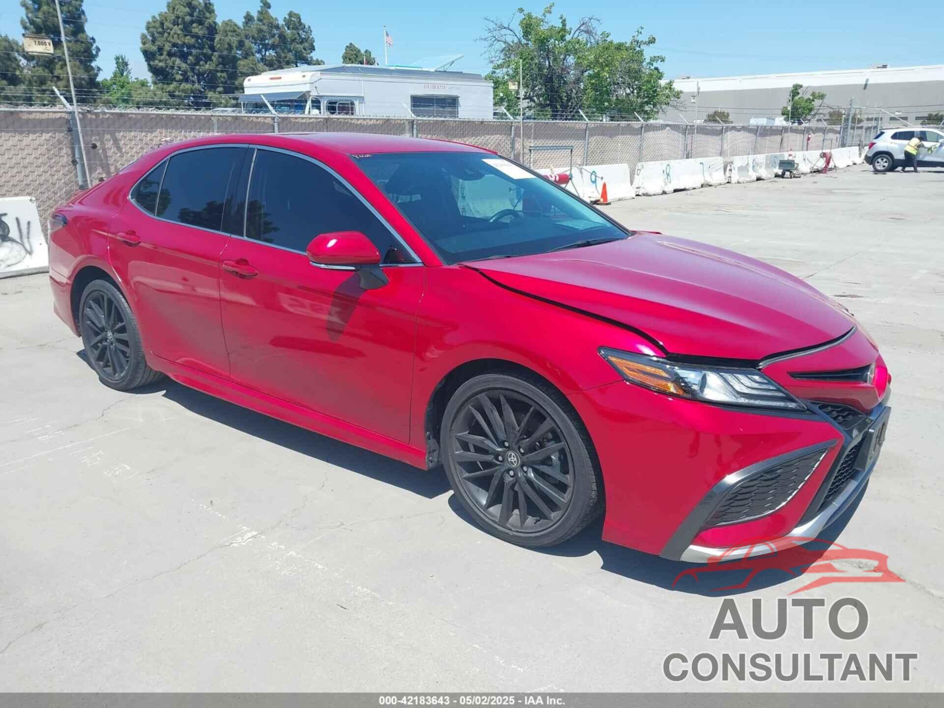 TOYOTA CAMRY 2021 - 4T1K61AK8MU429569