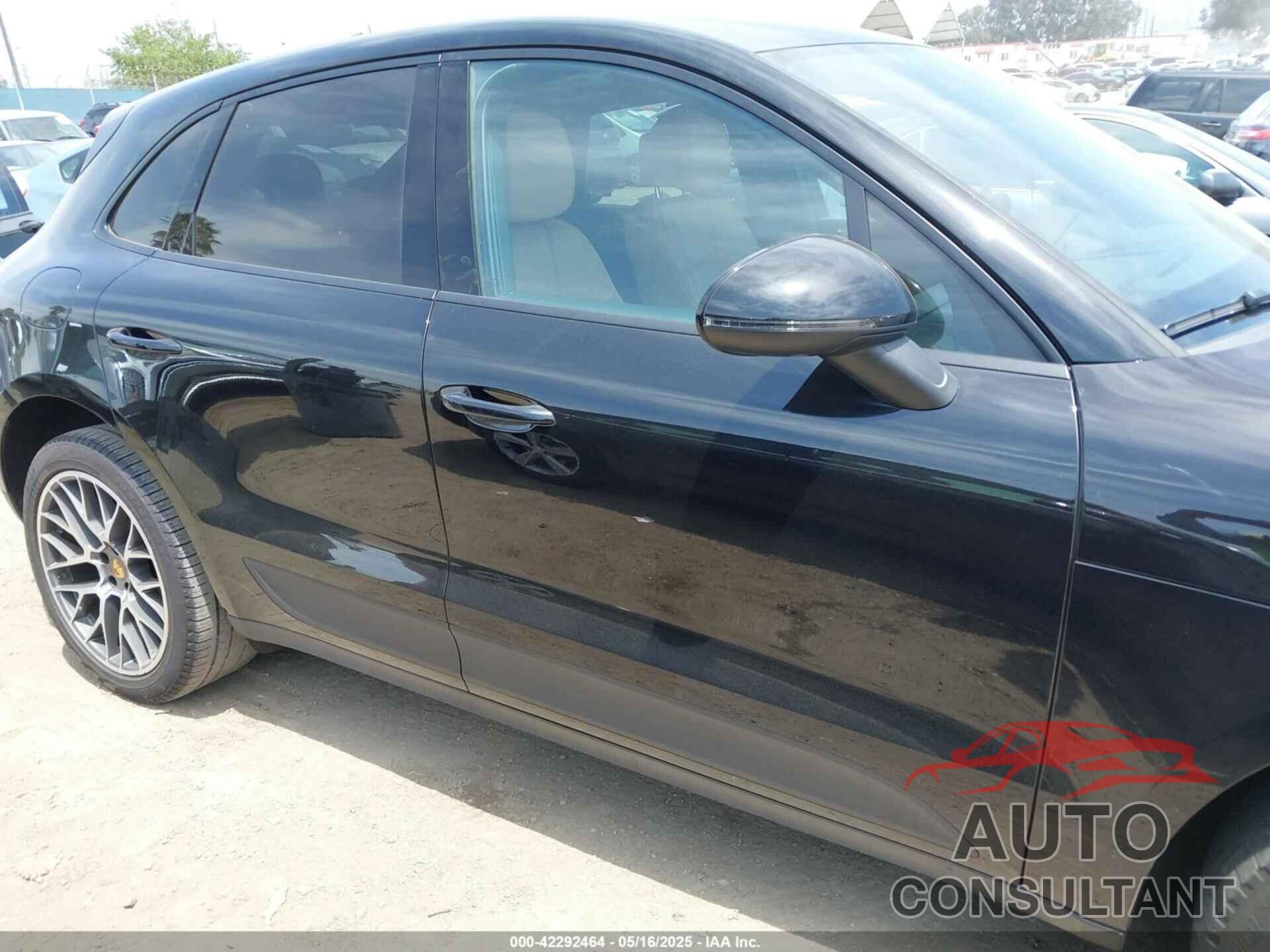 PORSCHE MACAN 2017 - WP1AA2A59HLB04714