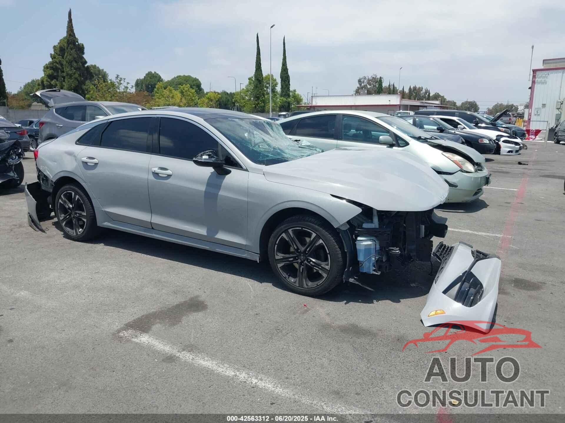 KIA K5 2022 - 5XXG64J28NG119151