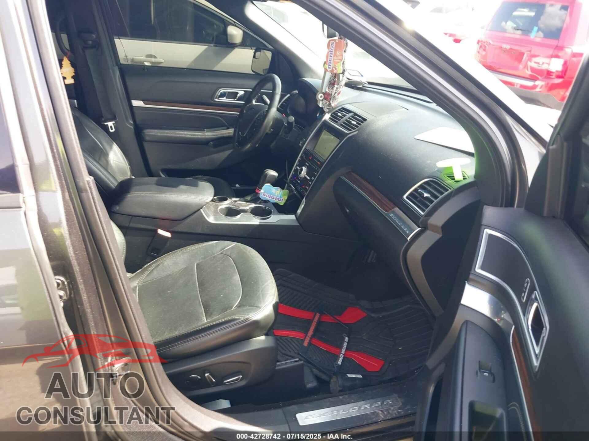 FORD EXPLORER 2018 - 1FM5K7F87JGB11641