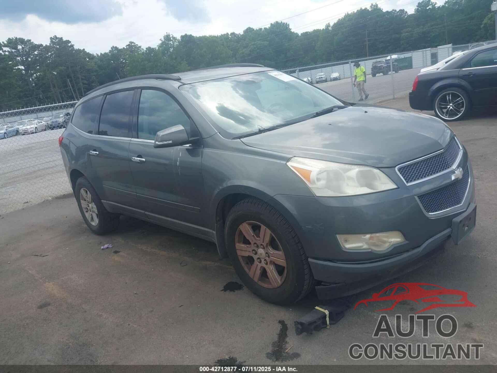 CHEVROLET TRAVERSE 2011 - 1GNKRGED8BJ267426