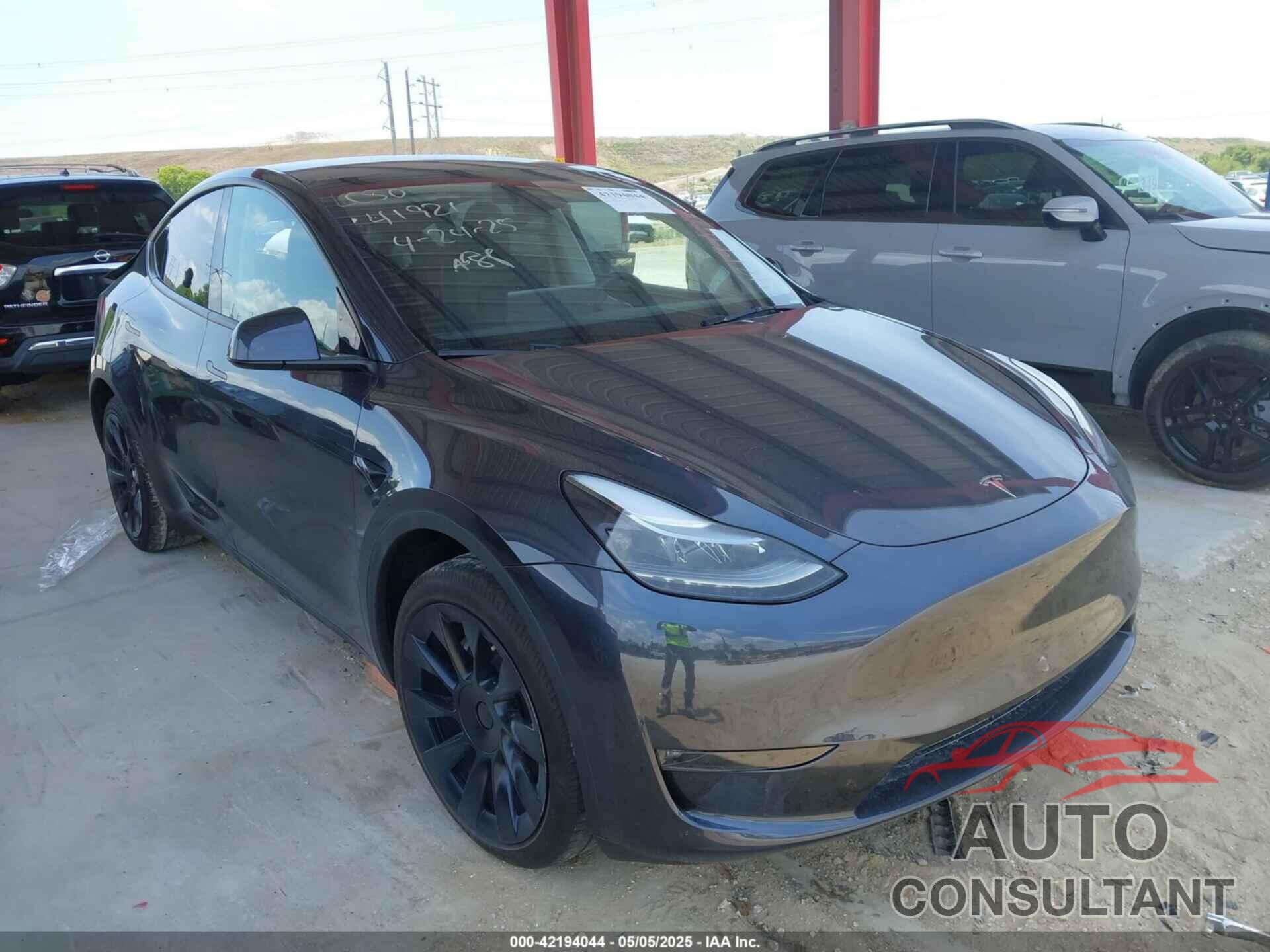 TESLA MODEL Y 2024 - 7SAYGDEE7RA229591