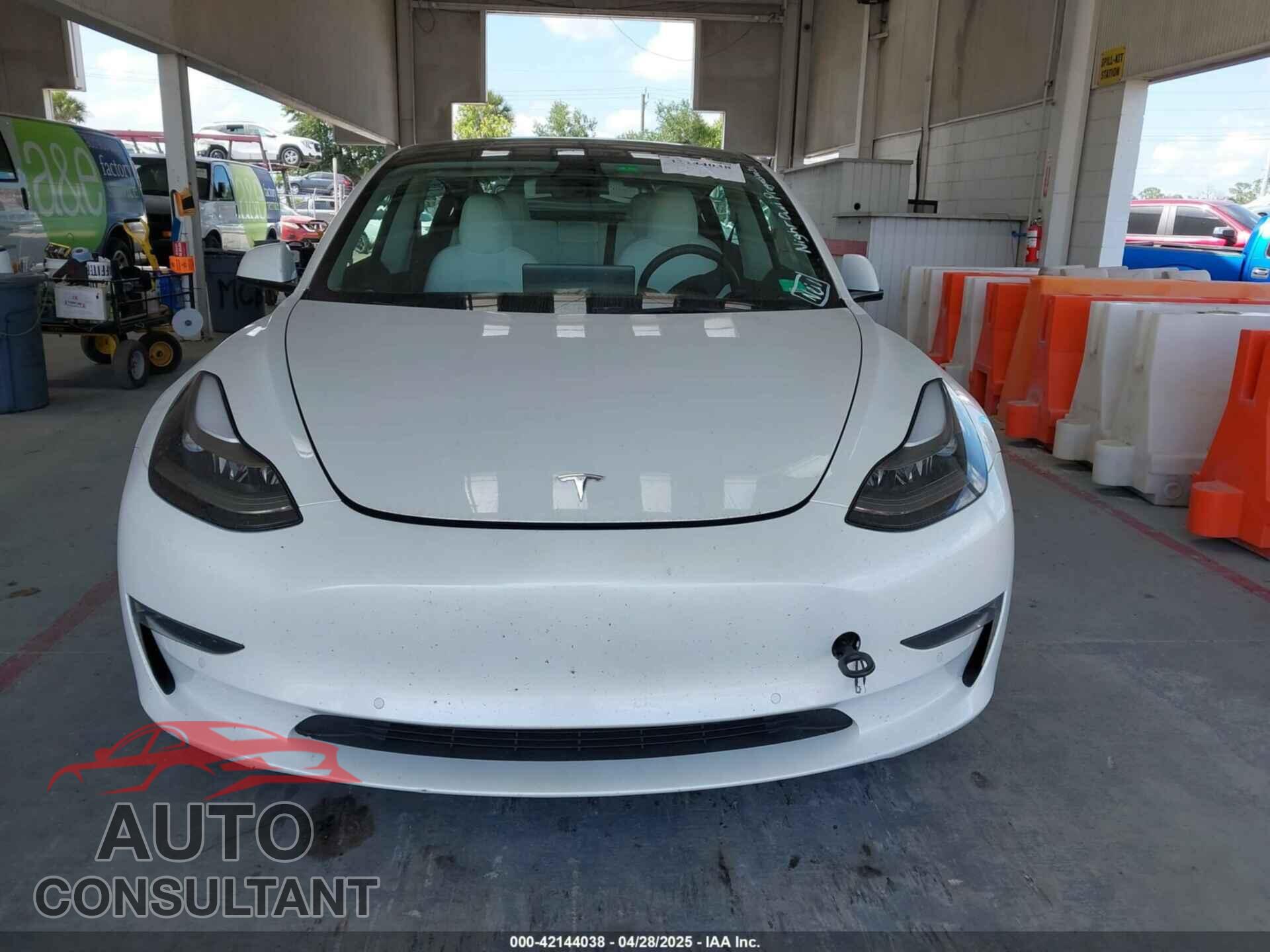 TESLA MODEL 3 2022 - 5YJ3E1EB6NF115533