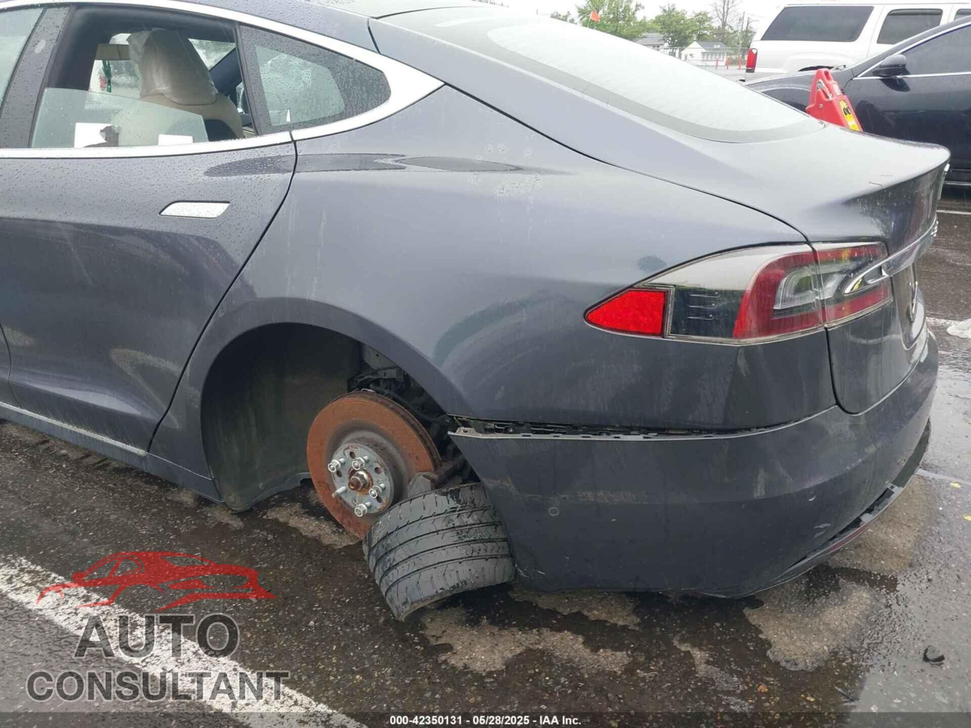 TESLA MODEL S 2020 - 5YJSA1E21LF413251