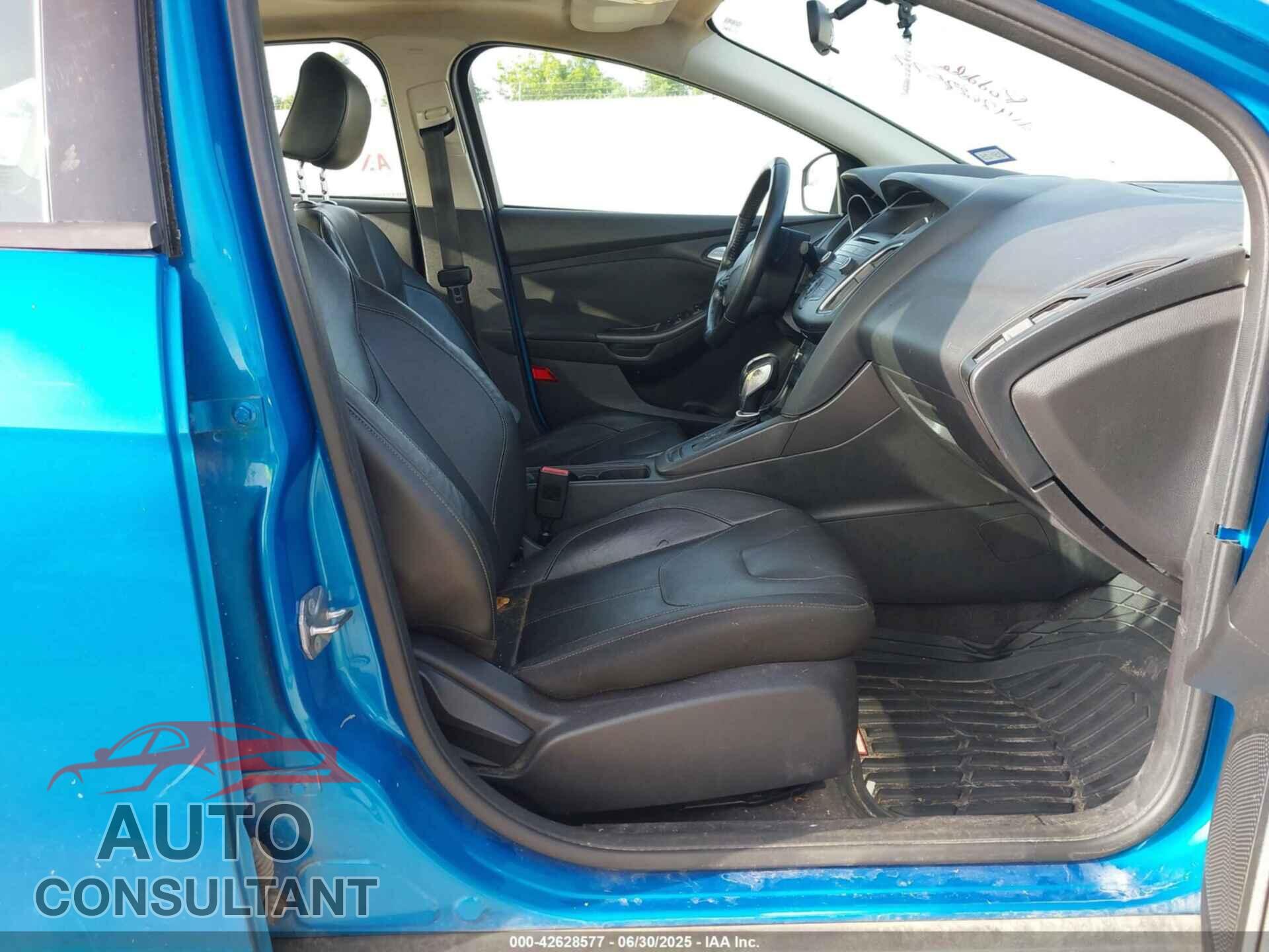 FORD FOCUS 2015 - 1FADP3F21FL326927