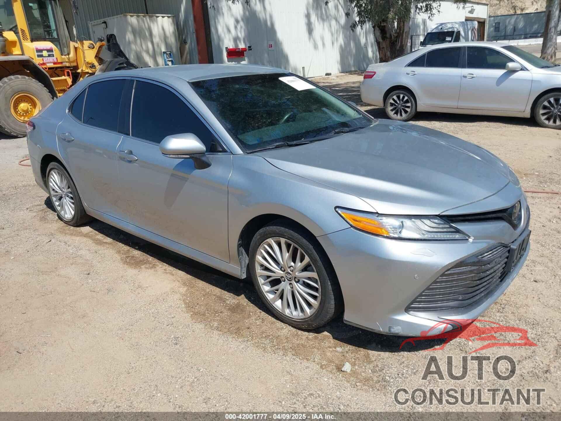 TOYOTA CAMRY 2018 - 4T1B11HK5JU064137