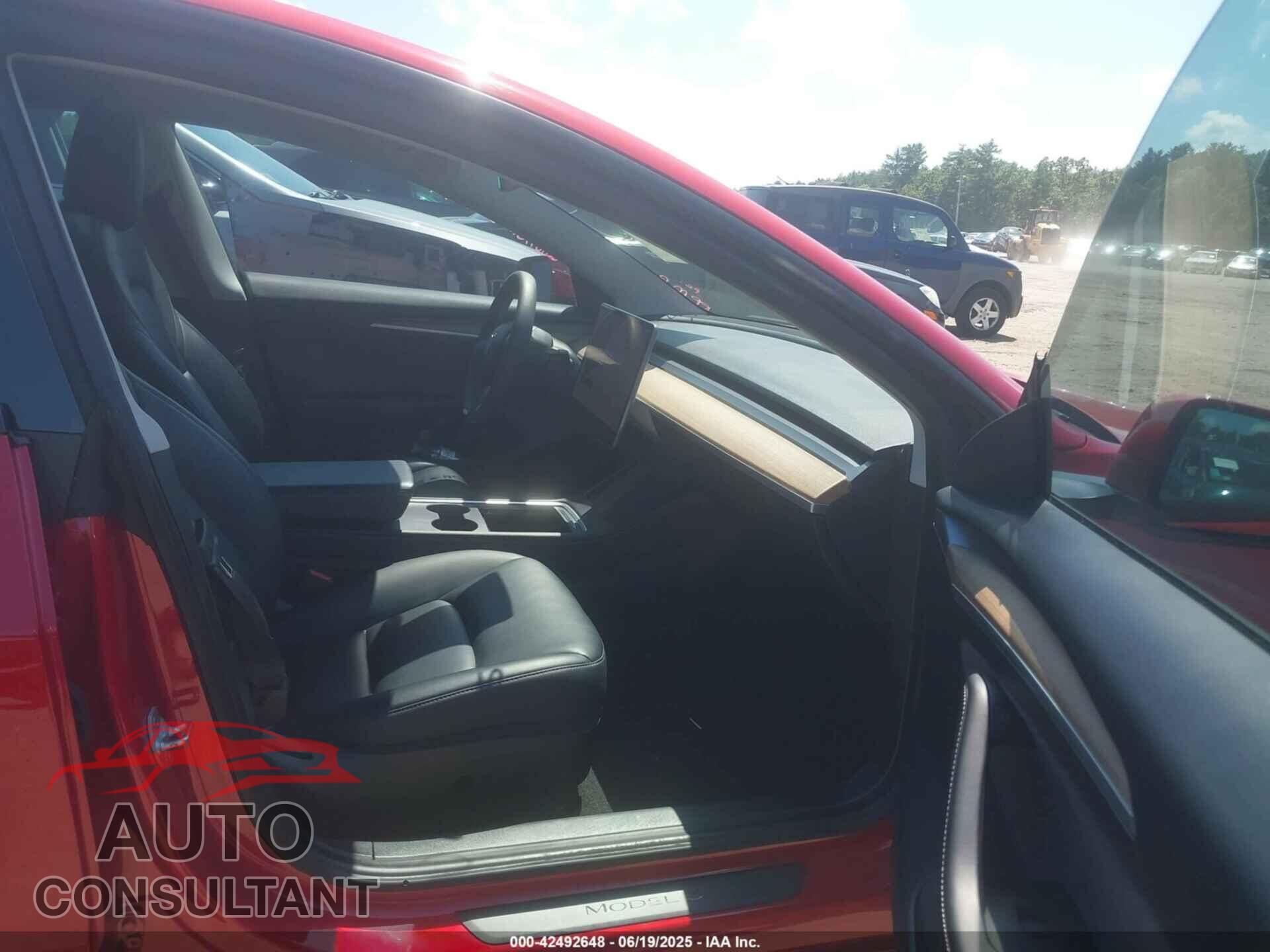 TESLA MODEL 3 2021 - 5YJ3E1EA5MF043407