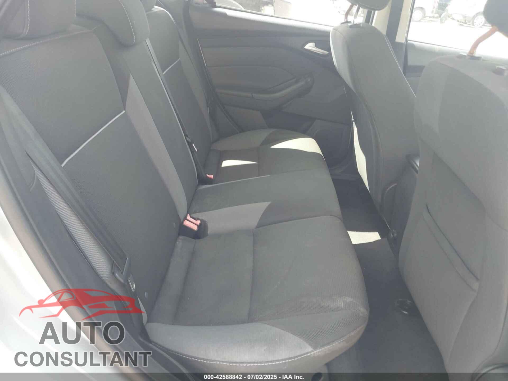 FORD FOCUS 2012 - 1FAHP3K28CL381135