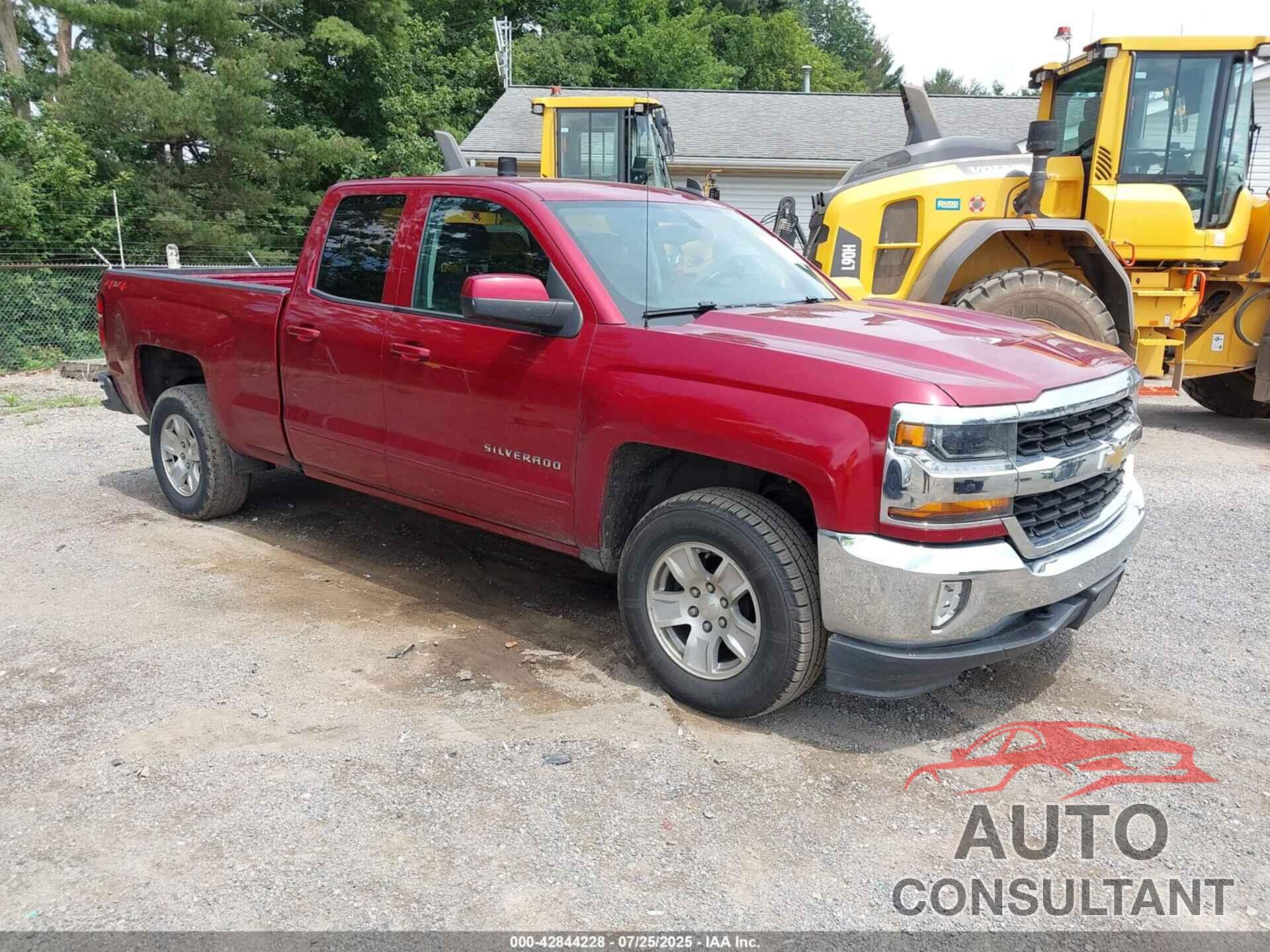 CHEVROLET SILVERADO 1500 2018 - 1GCVKREC8JZ302205