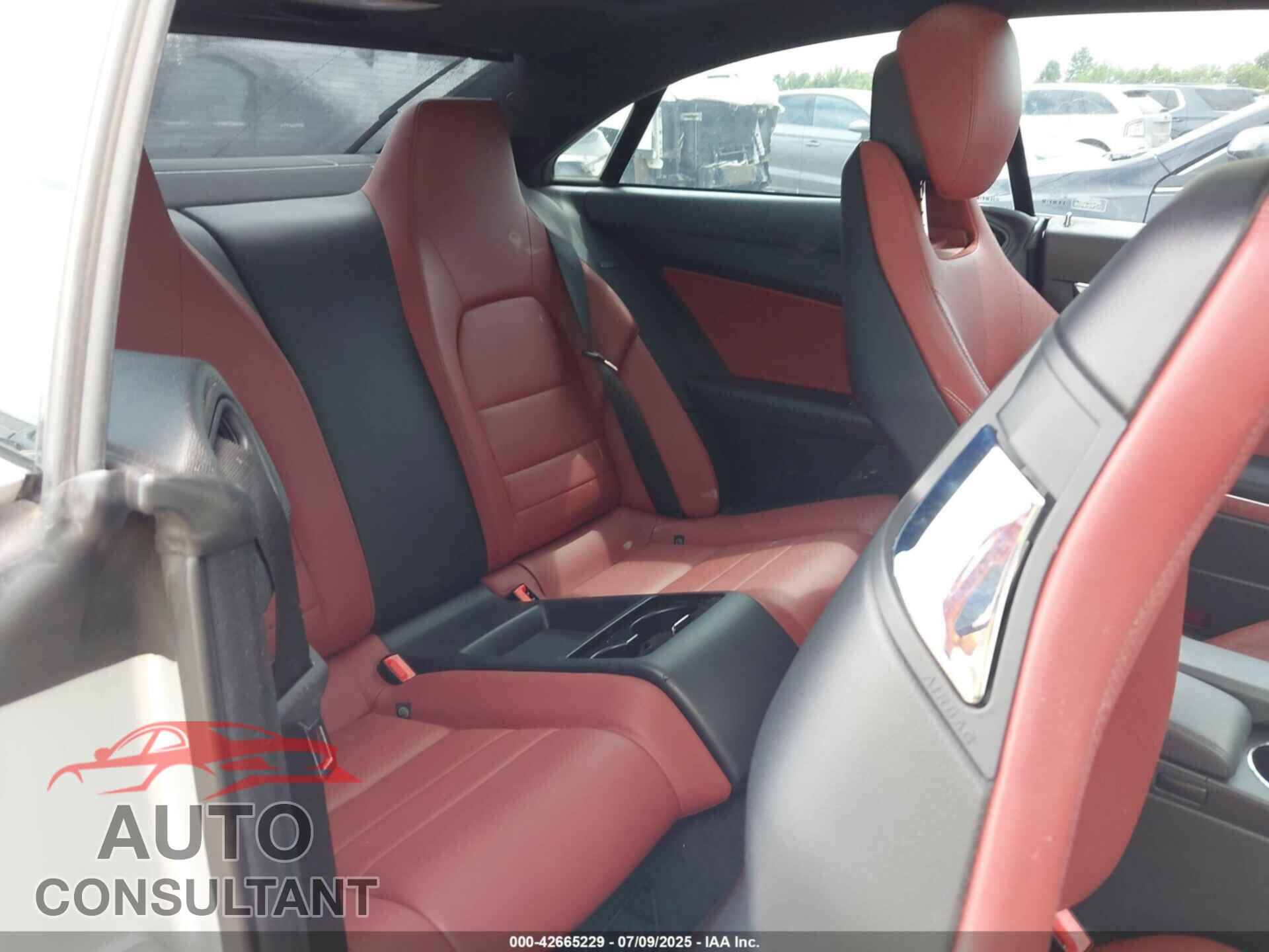 MERCEDES-BENZ E 550 2012 - WDDKJ7DB8CF175050