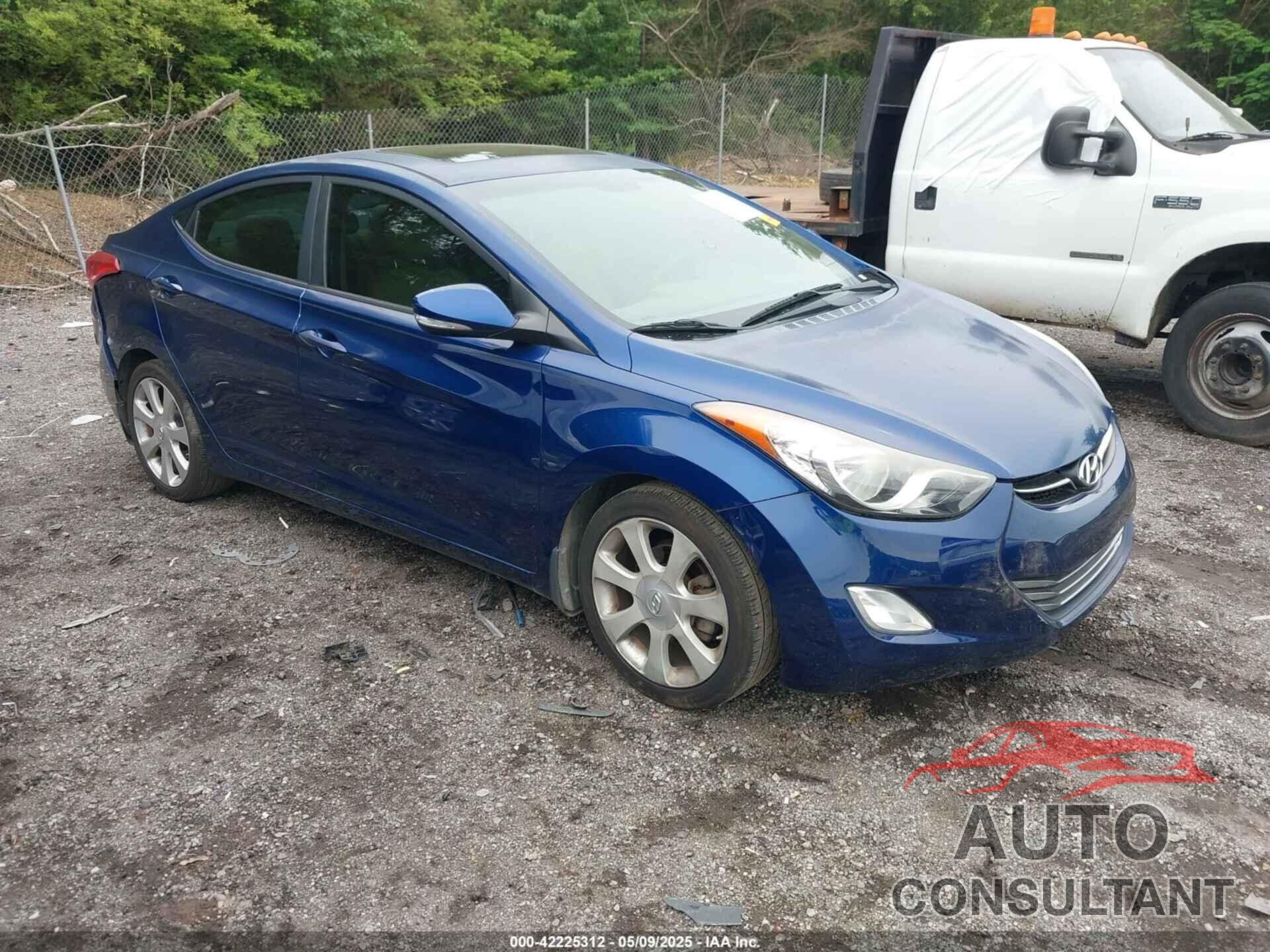 HYUNDAI ELANTRA 2013 - KMHDH4AE8DU748937