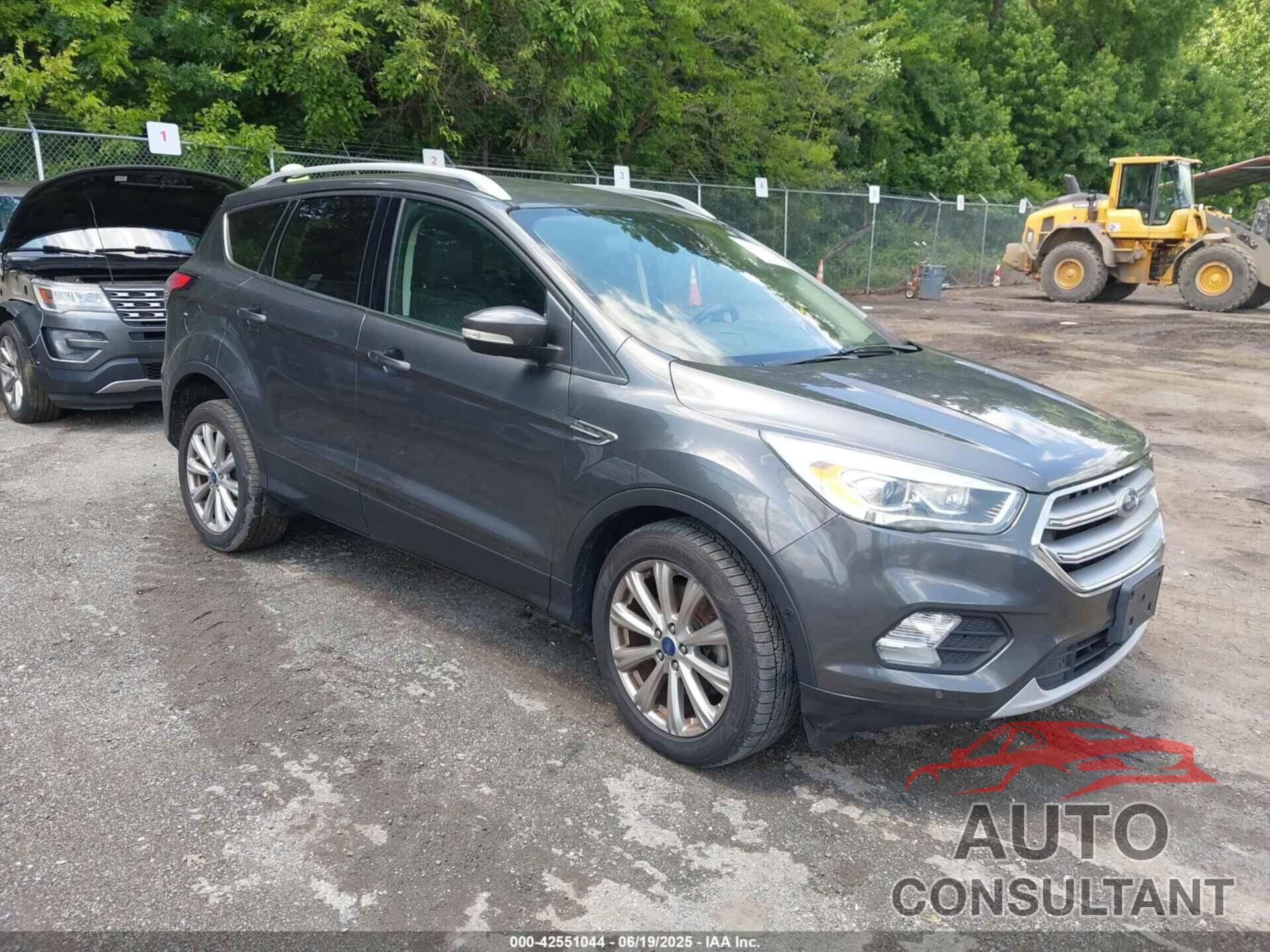 FORD ESCAPE 2017 - 1FMCU9J97HUC12512