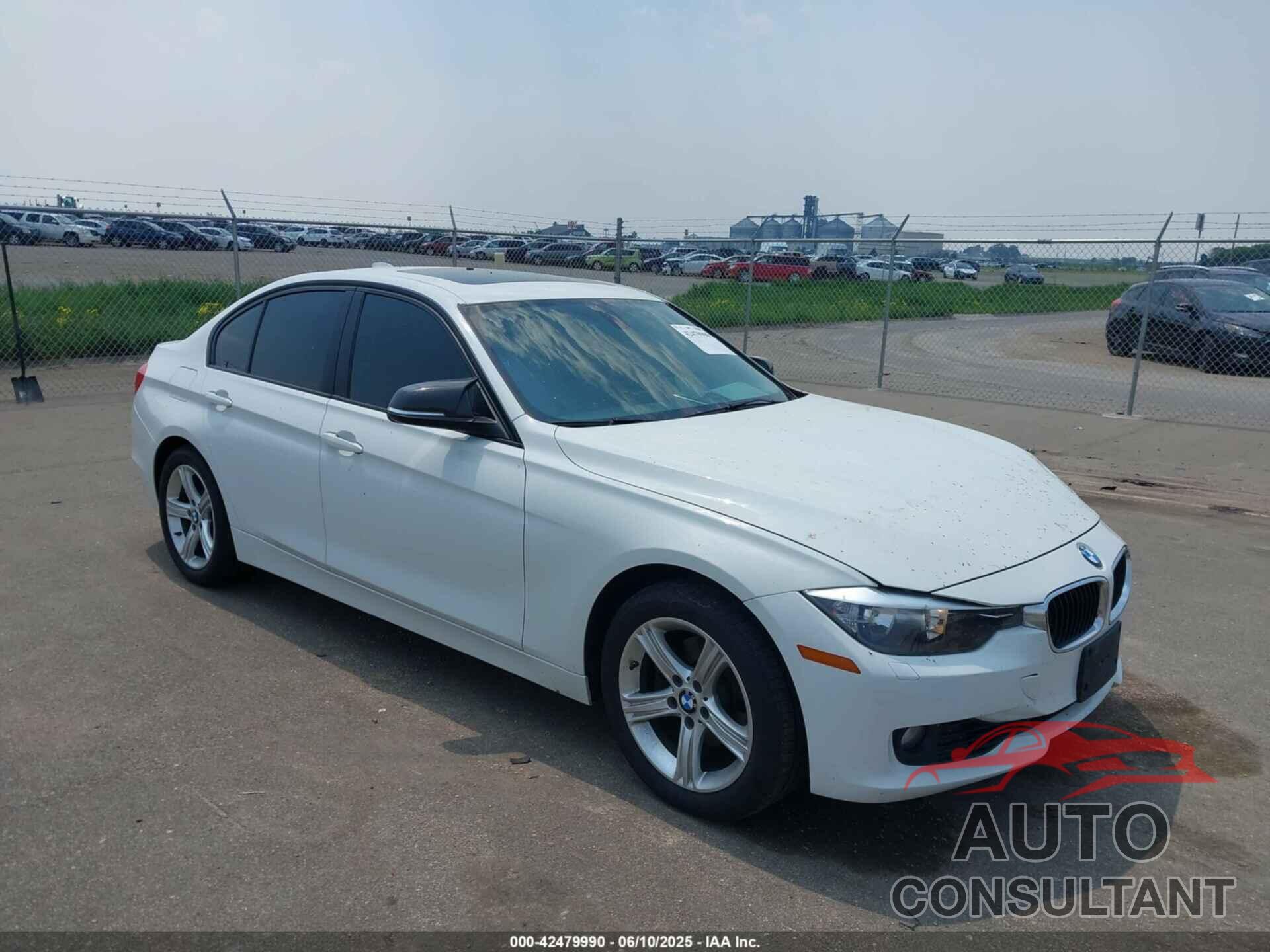 BMW 328I 2014 - WBA3B3G58ENR83415