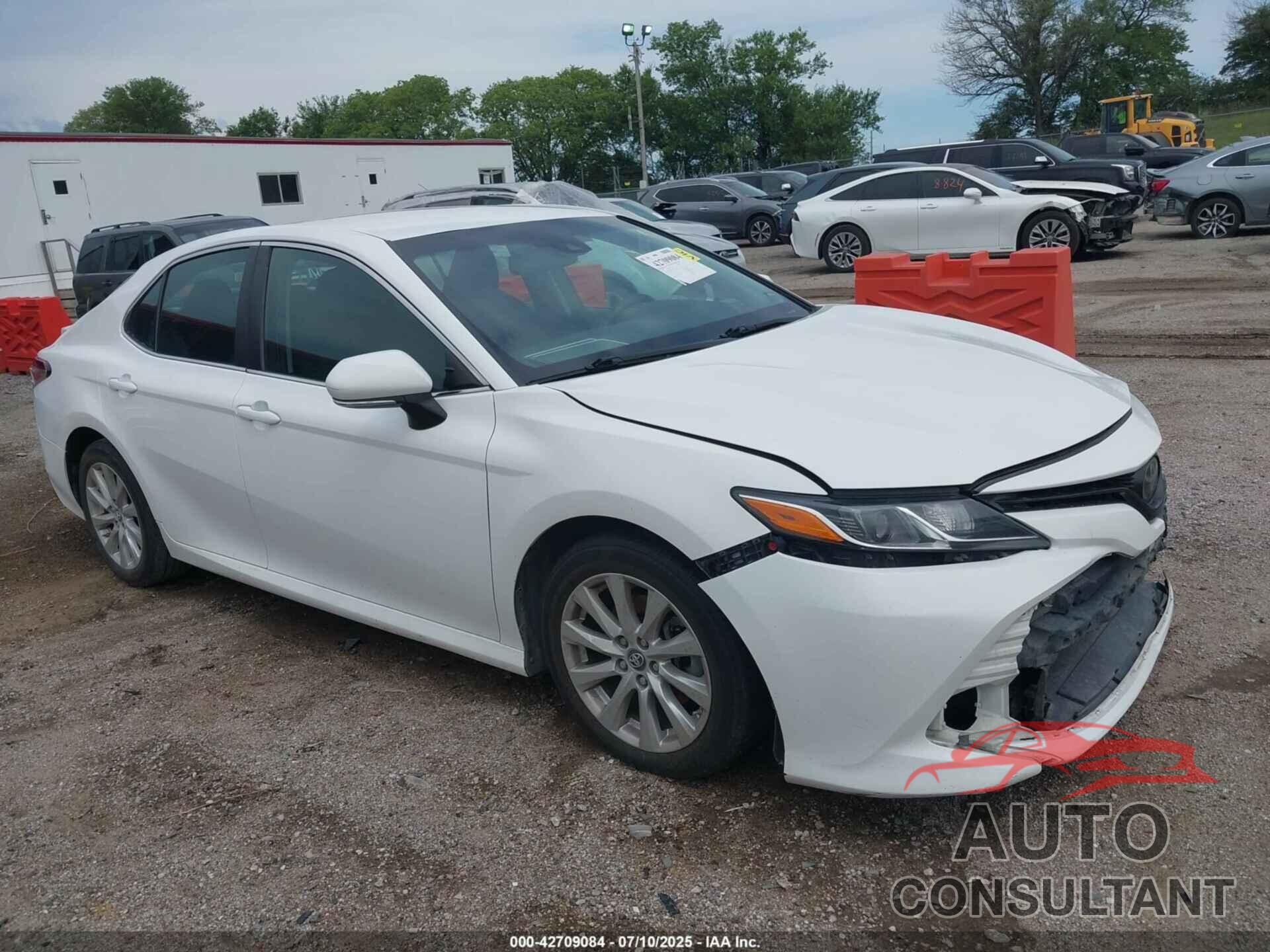 TOYOTA CAMRY 2018 - 4T1B11HK5JU532416