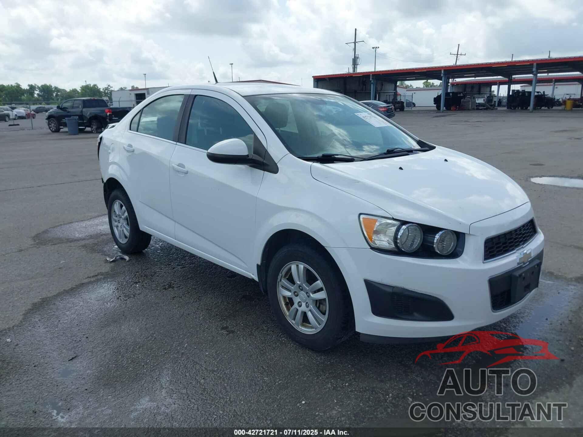 CHEVROLET SONIC 2013 - 1G1JC5SH0D4216109