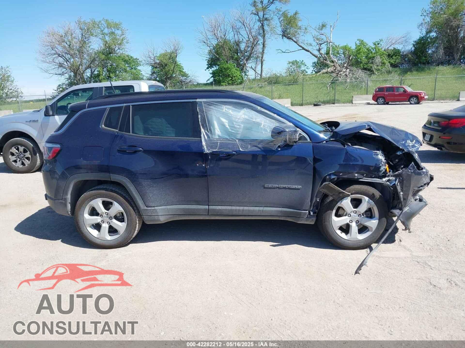 JEEP COMPASS 2018 - 3C4NJDBB1JT321011