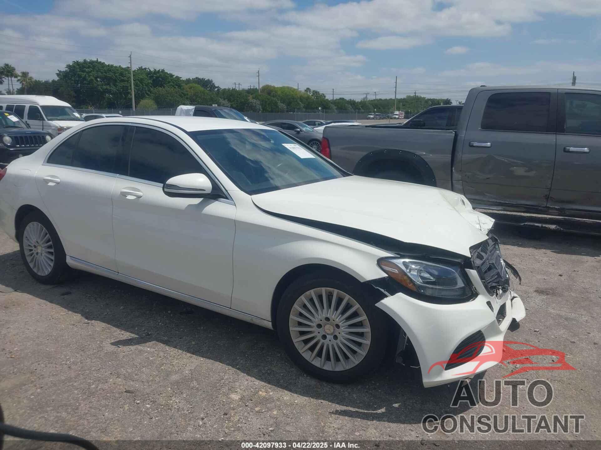MERCEDES-BENZ C 300 2017 - 55SWF4JB6HU186221