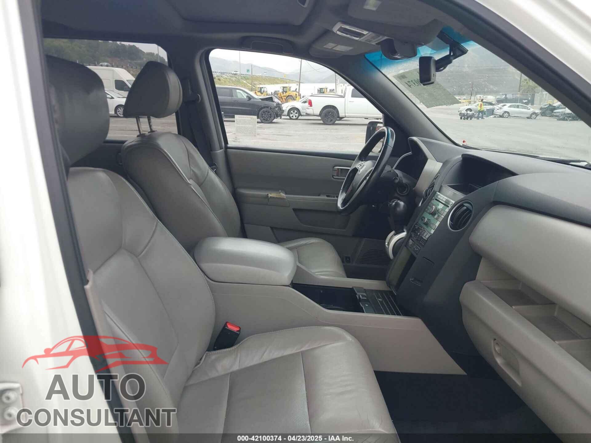 HONDA PILOT 2011 - 5FNYF3H57BB016834