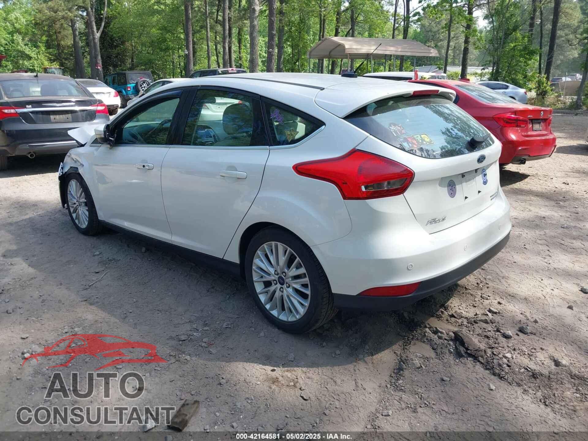 FORD FOCUS 2016 - 1FADP3N22GL239282