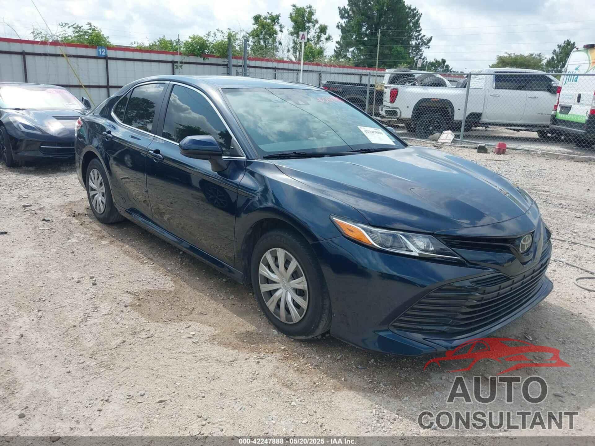 TOYOTA CAMRY 2019 - 4T1B11HK2KU713944