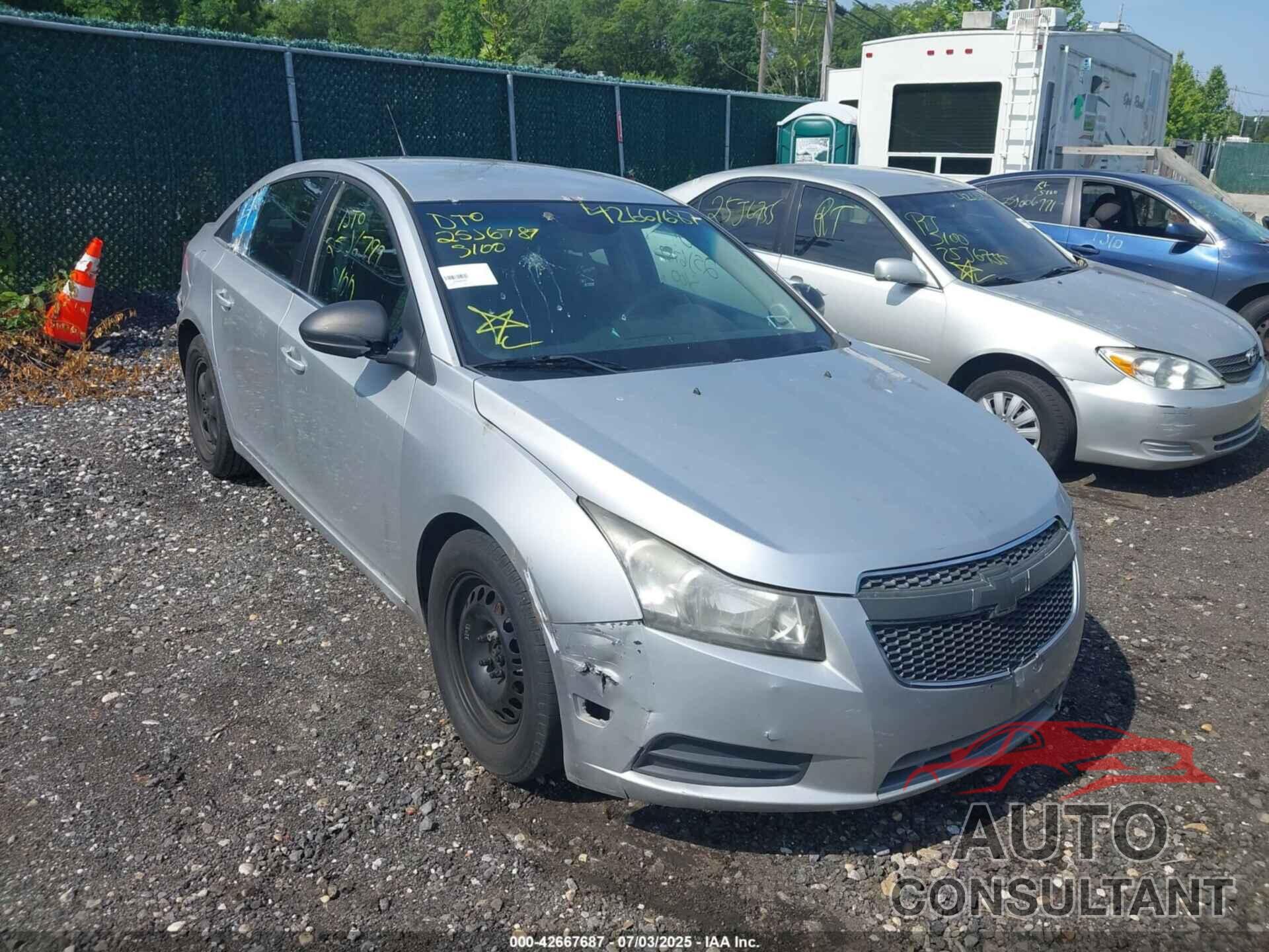 CHEVROLET CRUZE 2011 - 1G1PC5SH4B7132929