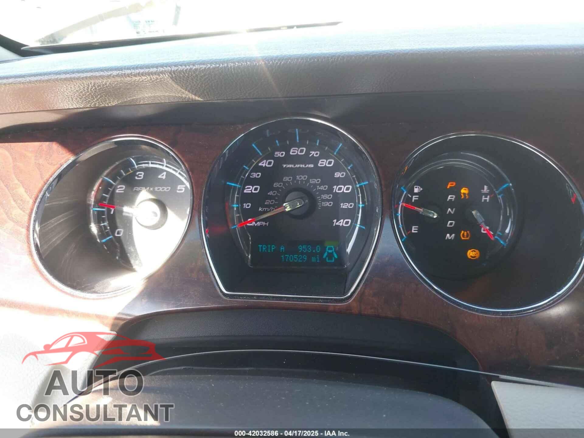 FORD TAURUS 2011 - 1FAHP2FW4BG103816