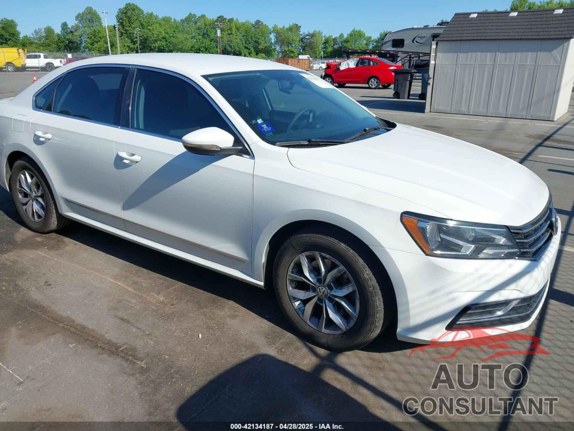 VOLKSWAGEN PASSAT 2016 - 1VWAS7A38GC067726
