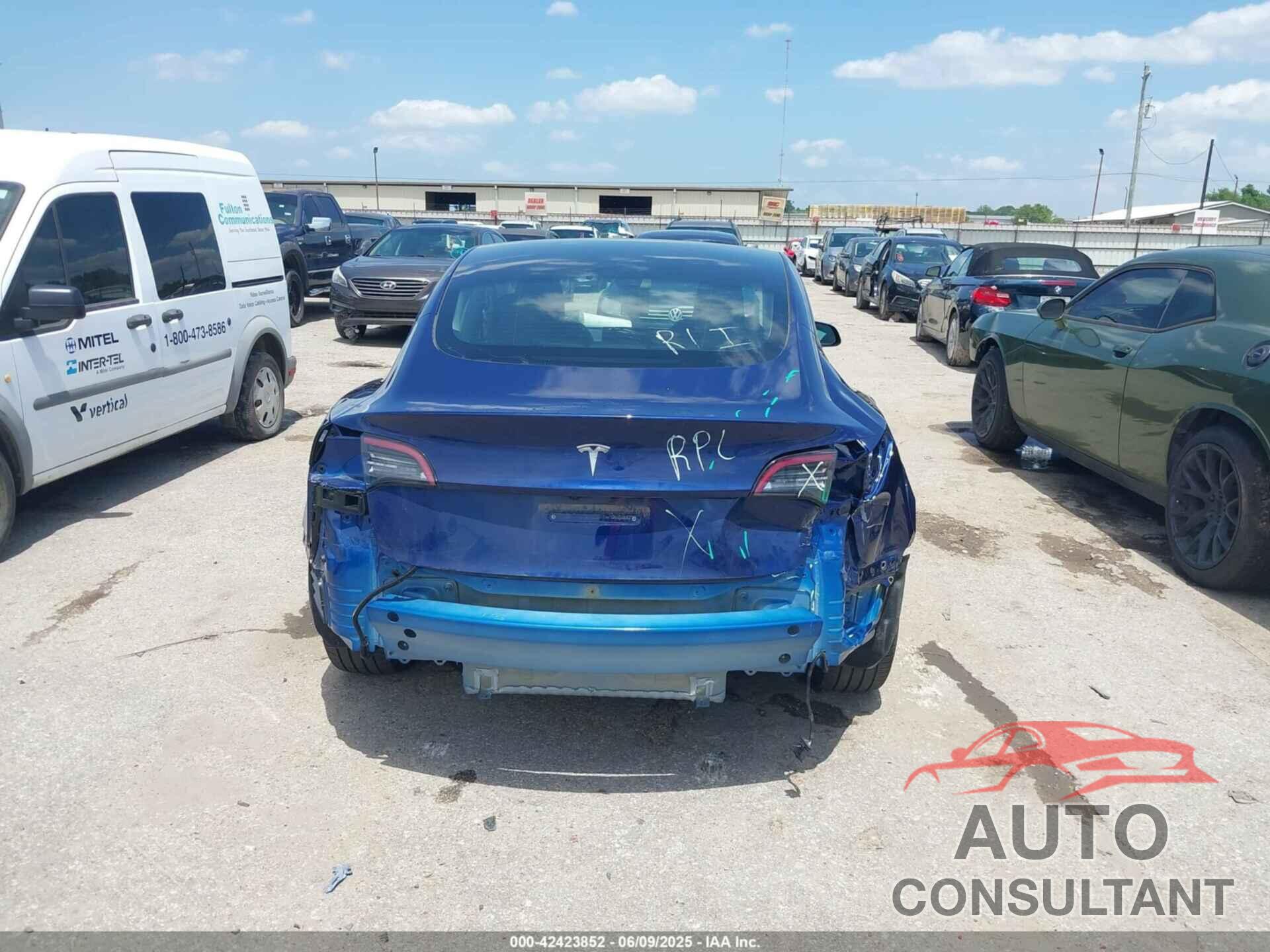 TESLA MODEL 3 2023 - 5YJ3E1EA5PF479002