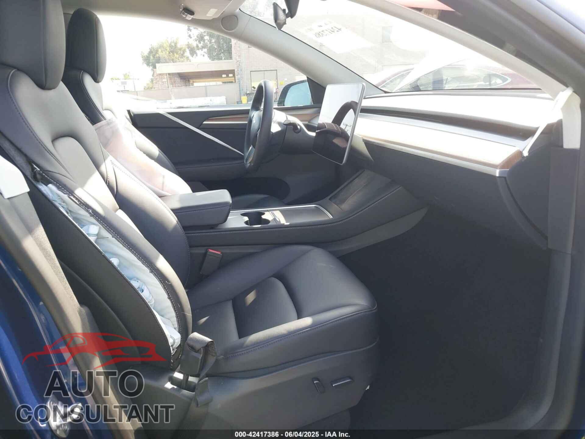 TESLA MODEL Y 2023 - 7SAYGDEFXPF712033