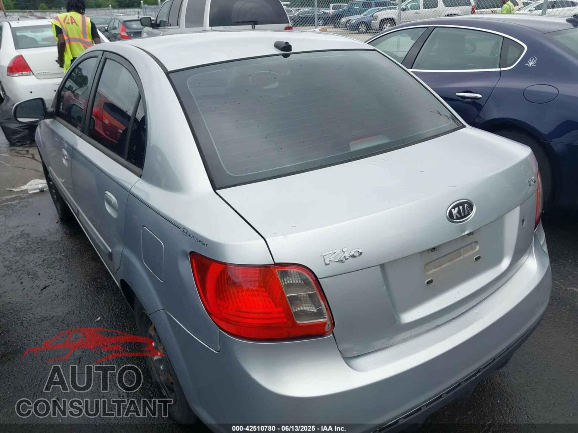 KIA RIO 2011 - KNADH4A35B6930239
