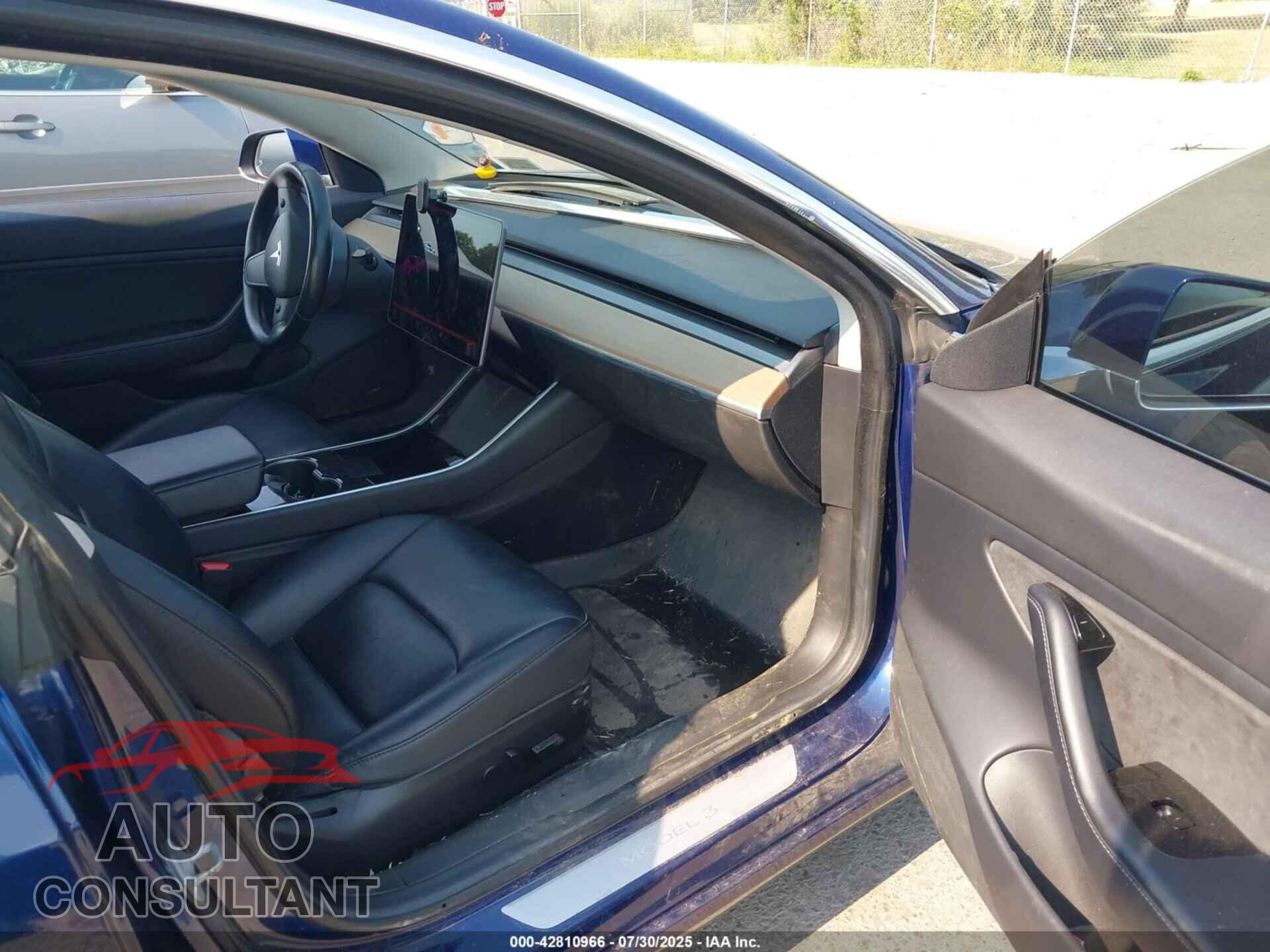 TESLA MODEL 3 2018 - 5YJ3E1EB0JF064878
