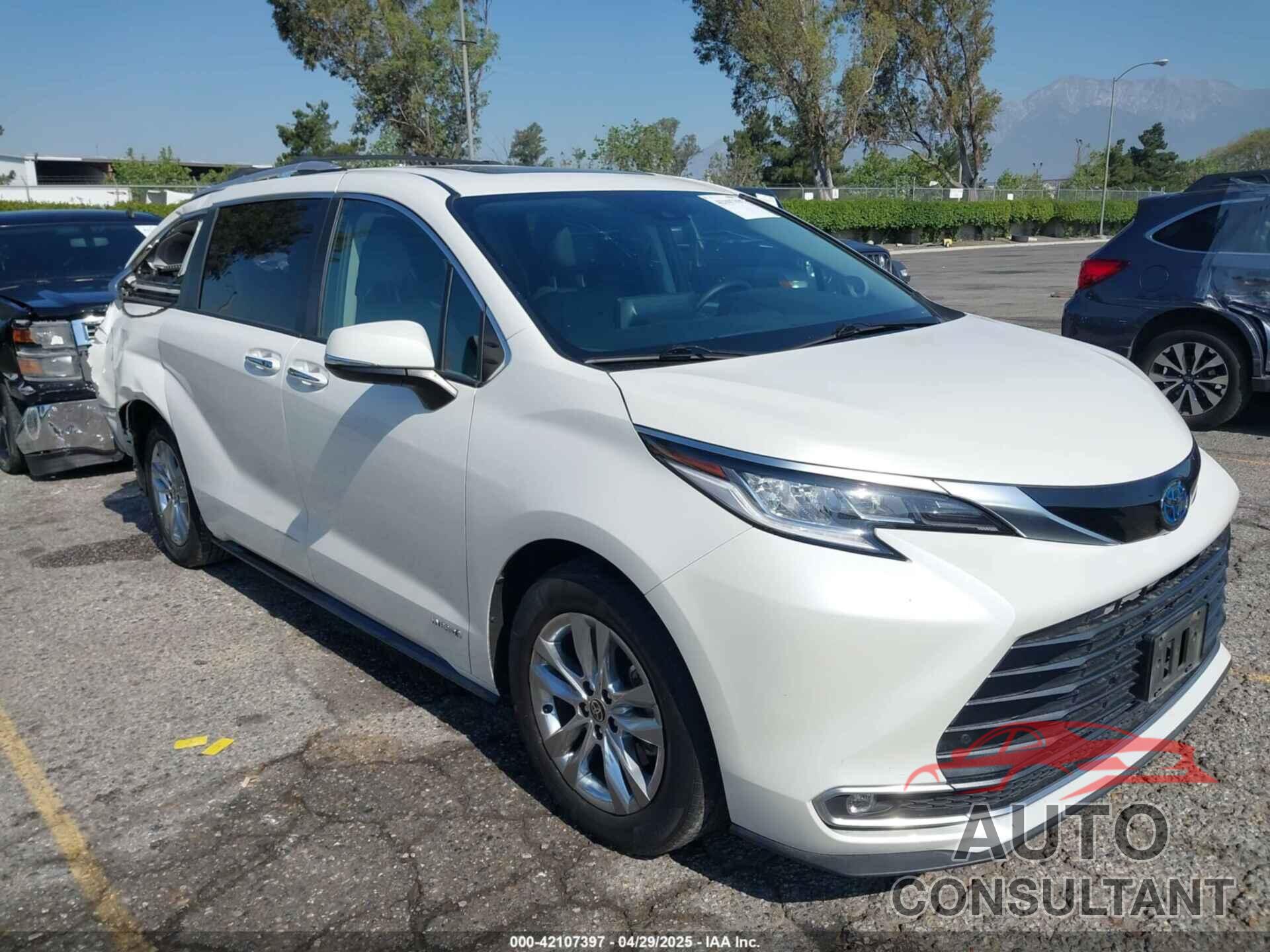 TOYOTA SIENNA 2021 - 5TDZSKFC1MS025314