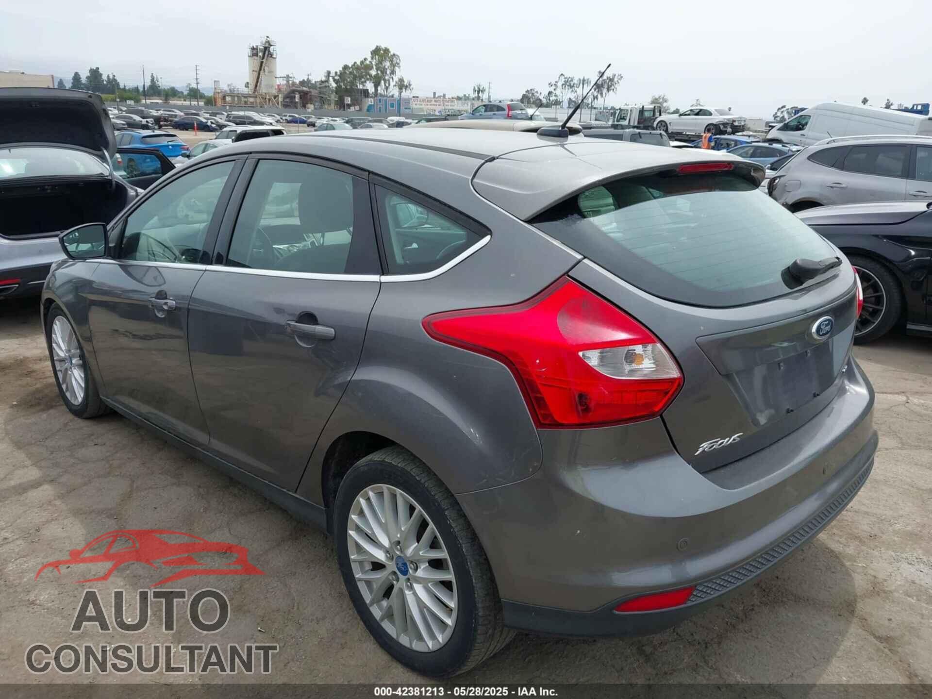 FORD FOCUS 2012 - 1FAHP3M25CL190818