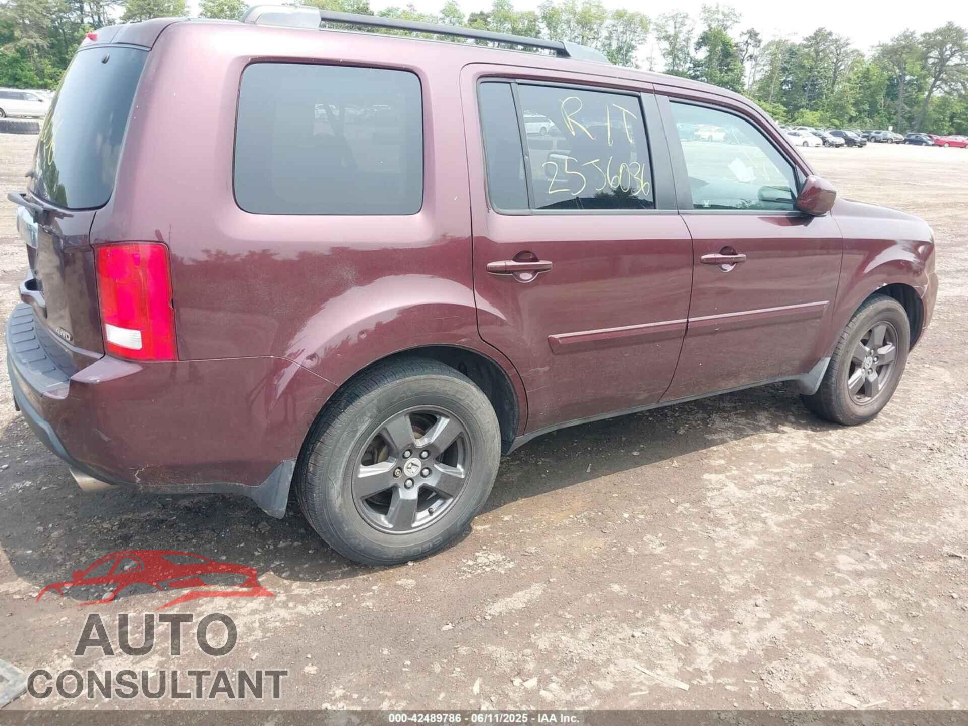 HONDA PILOT 2009 - 5FNYF486X9B011359