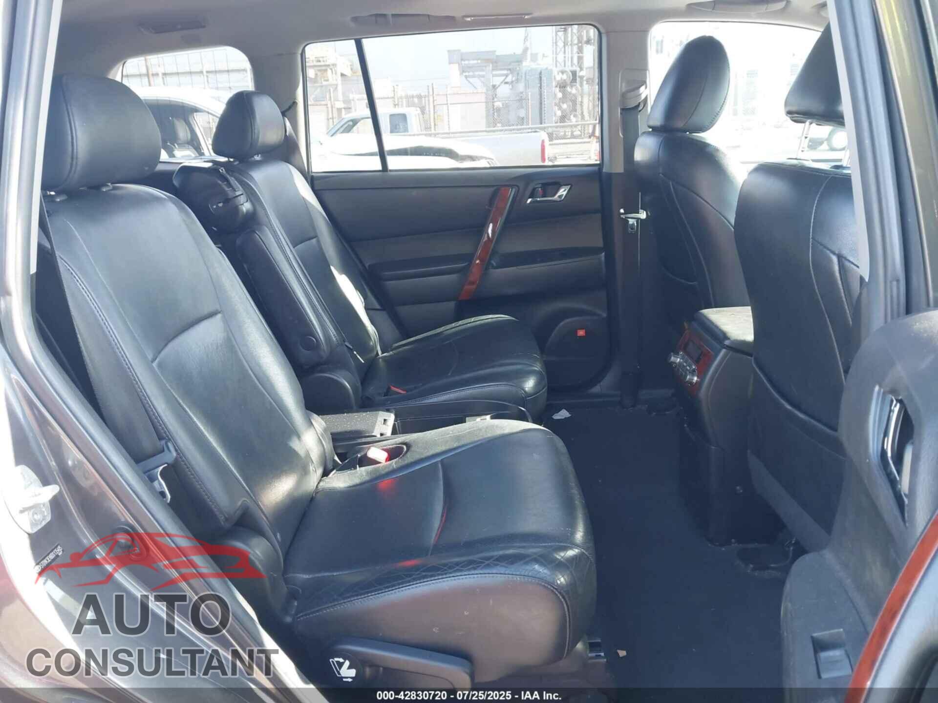 TOYOTA HIGHLANDER 2013 - 5TDYK3EH8DS135405